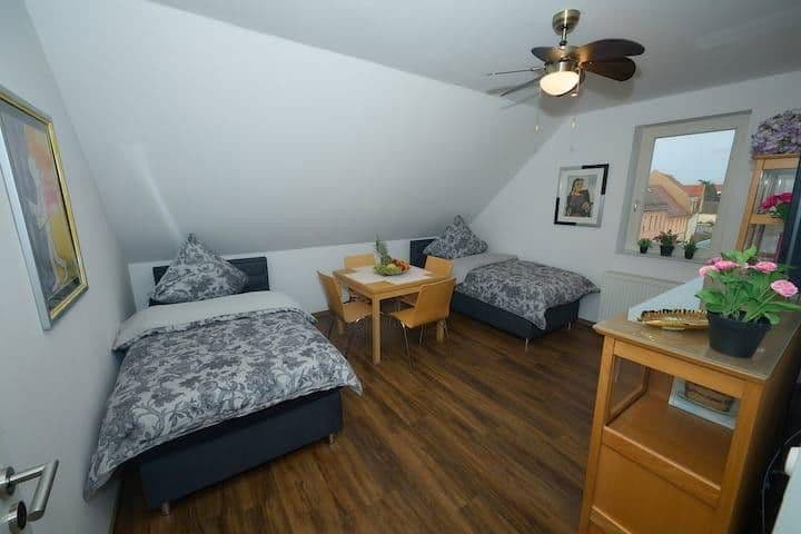 Pronájem bytu 3+1 80 m², Hohenmölsen, Sasko-Anhaltsko Pronájem bytu 3+1 80 m², Hohenmölsen, Sasko-Anhaltsko