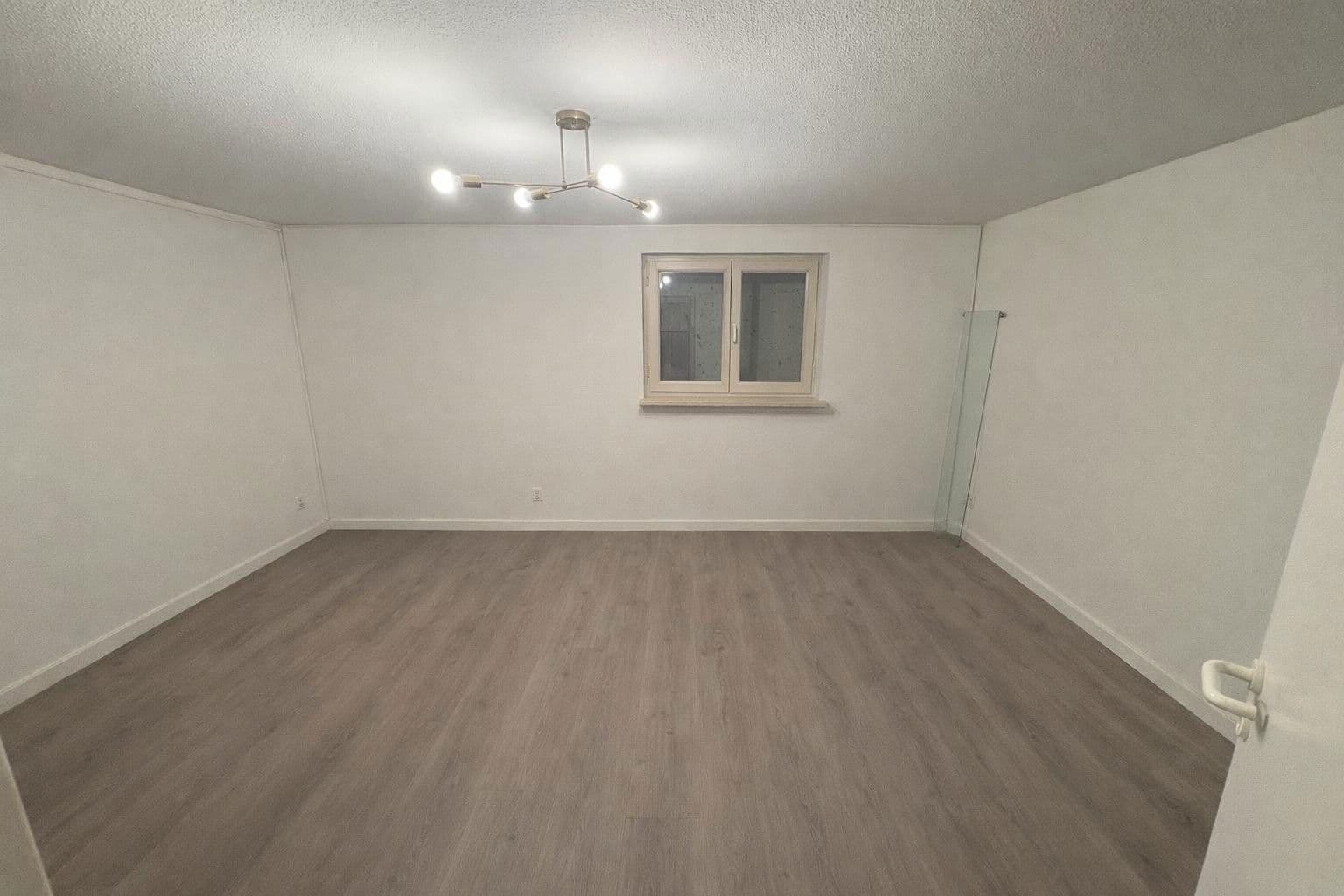 Pronájem domu 137 m², pozemek 150 m², München, Bavorsko Pronájem domu 137 m², pozemek 150 m², München, Bavorsko