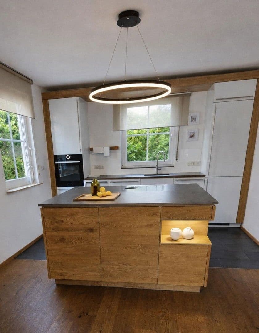 Pronájem domu 141 m², pozemek 500 m², Rosenheim, Bavorsko Pronájem domu 141 m², pozemek 500 m², Rosenheim, Bavorsko