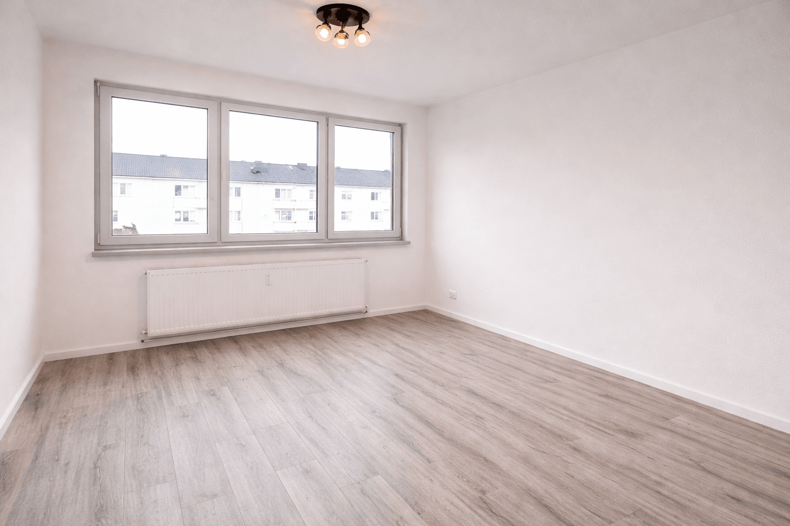 Pronájem bytu 3+kk 96 m², Schwertstraße 65, Krefeld, Severní Porýní-Vestfálsko Pronájem bytu 3+kk 96 m², Schwertstraße 65, Krefeld, Severní Porýní-Vestfálsko
