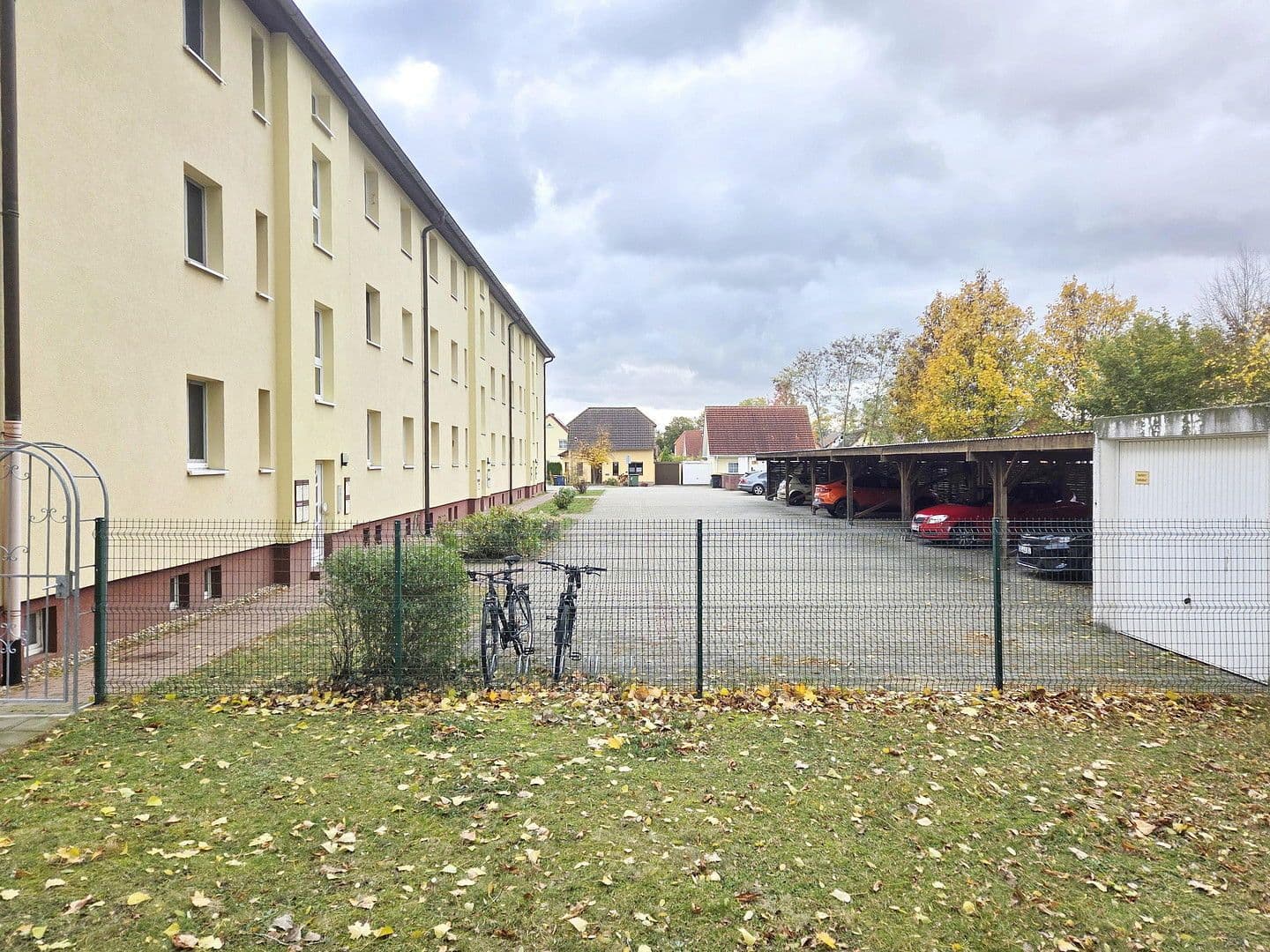 Prodej domu 3.097 m², pozemek 6.717 m², Haidelausigker Weg 2-6, Dessau-Roßlau OT Kochstedt, Sasko-Anhaltsko Prodej domu 3.097 m², pozemek 6.717 m², Haidelausigker Weg 2-6, Dessau-Roßlau OT Kochstedt, Sasko-Anhaltsko