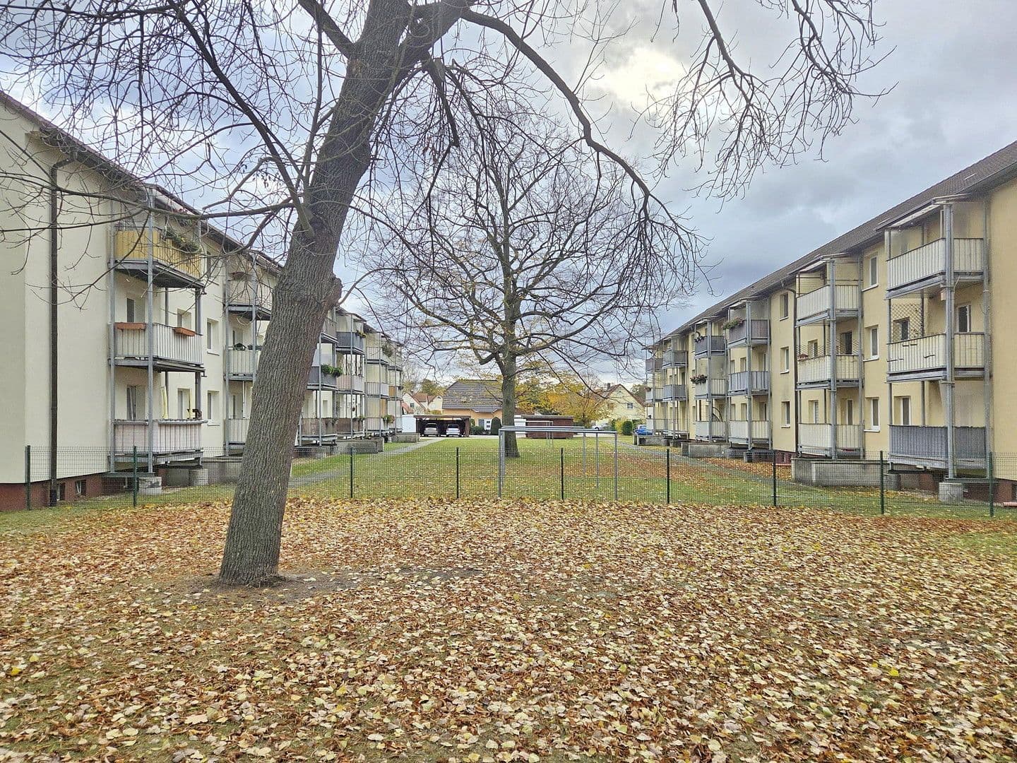 Prodej domu 3.097 m², pozemek 6.717 m², Haidelausigker Weg 2-6, Dessau-Roßlau OT Kochstedt, Sasko-Anhaltsko Prodej domu 3.097 m², pozemek 6.717 m², Haidelausigker Weg 2-6, Dessau-Roßlau OT Kochstedt, Sasko-Anhaltsko