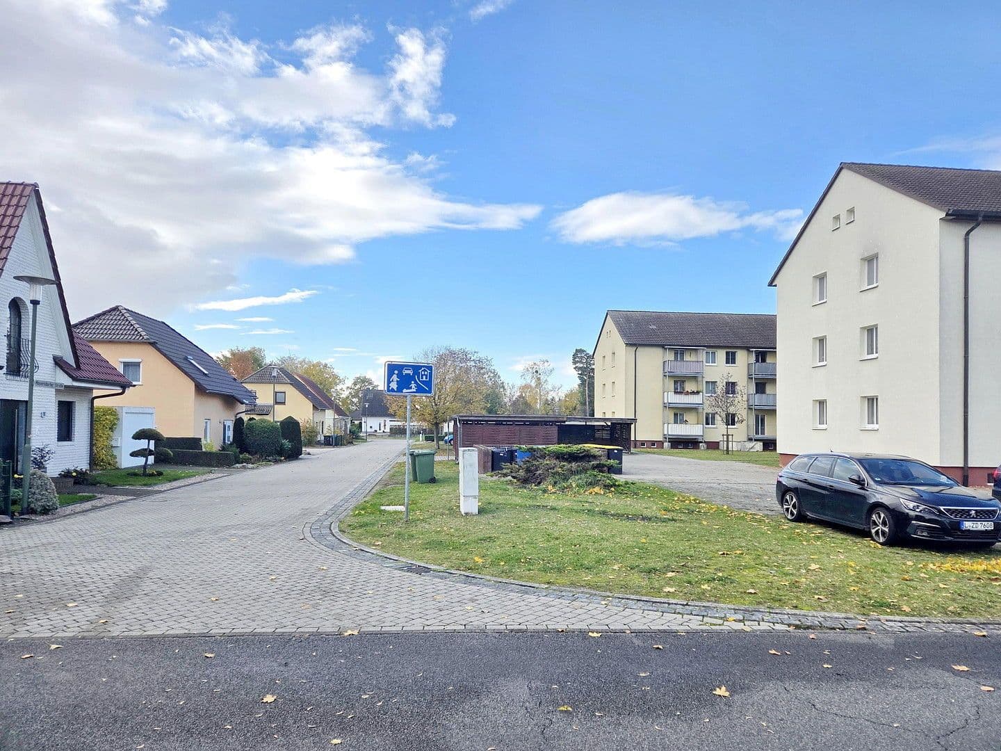 Prodej domu 3.097 m², pozemek 6.717 m², Haidelausigker Weg 2-6, Dessau-Roßlau OT Kochstedt, Sasko-Anhaltsko Prodej domu 3.097 m², pozemek 6.717 m², Haidelausigker Weg 2-6, Dessau-Roßlau OT Kochstedt, Sasko-Anhaltsko