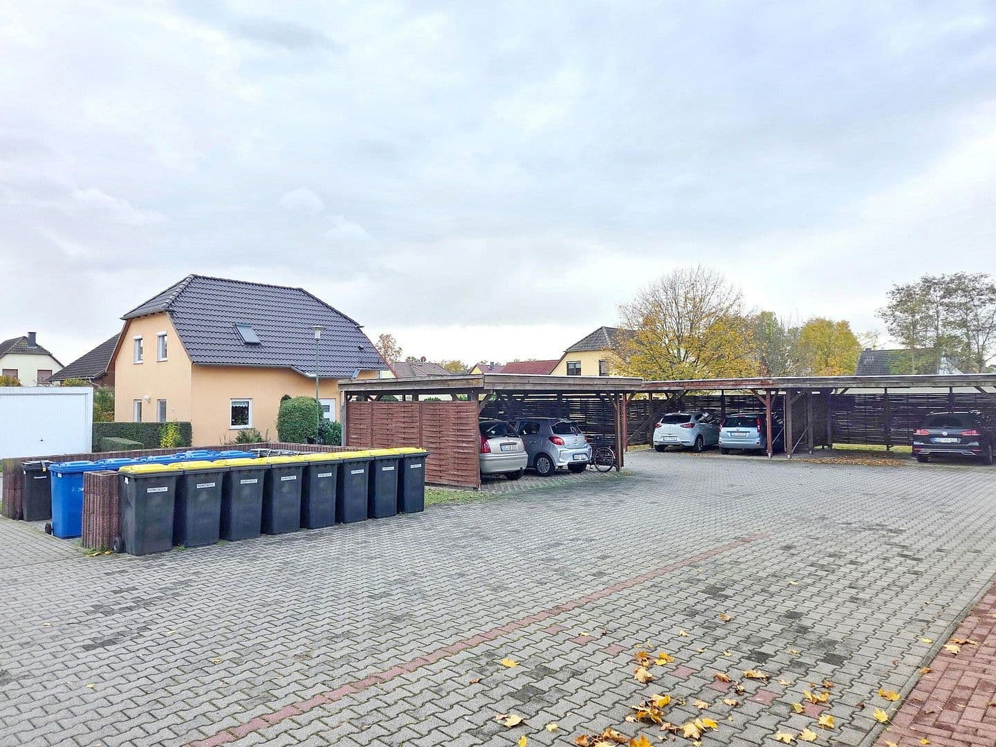 Prodej domu 3.097 m², pozemek 6.717 m², Haidelausigker Weg 2-6, Dessau-Roßlau OT Kochstedt, Sasko-Anhaltsko Prodej domu 3.097 m², pozemek 6.717 m², Haidelausigker Weg 2-6, Dessau-Roßlau OT Kochstedt, Sasko-Anhaltsko