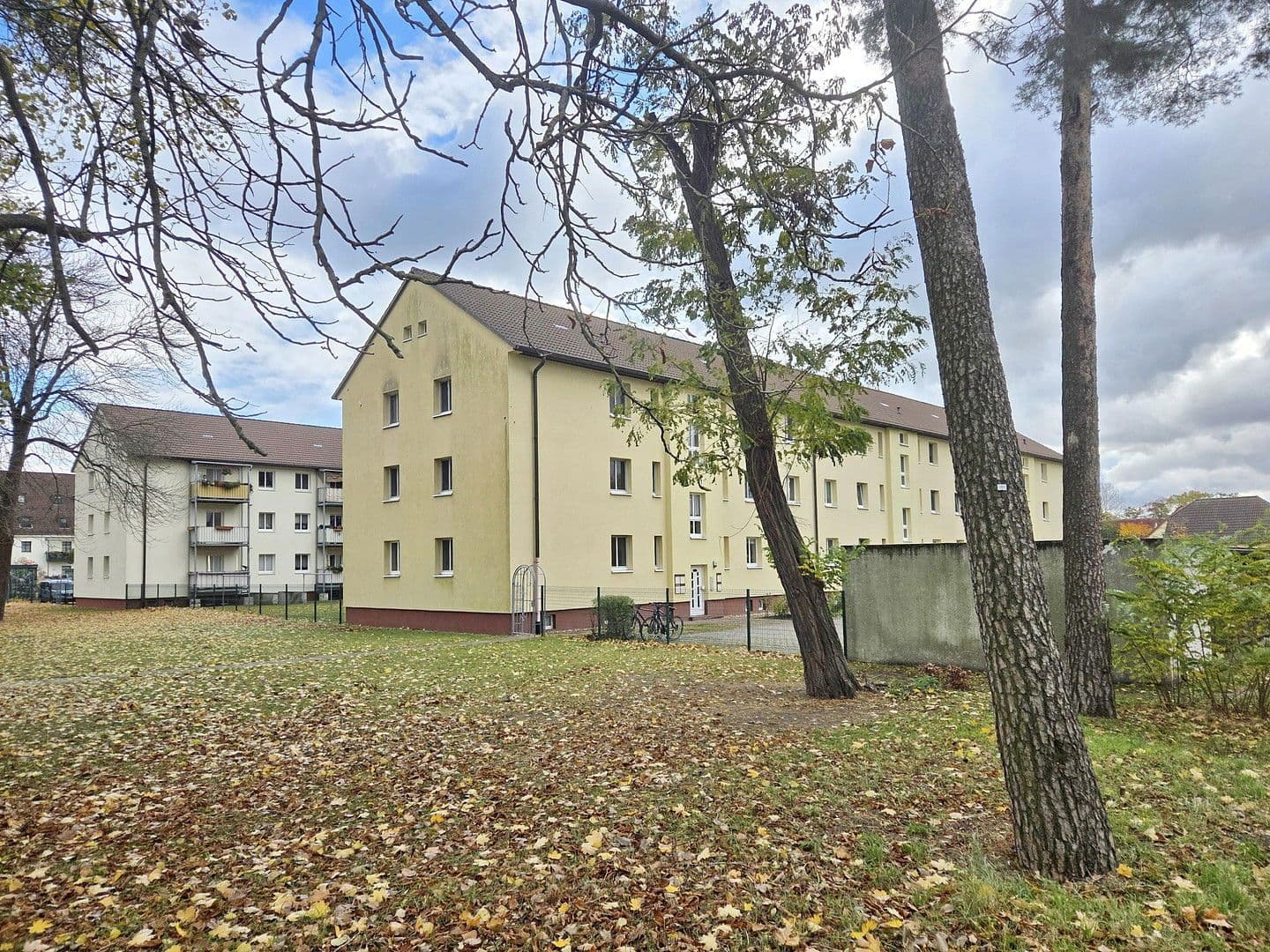 Prodej domu 3.097 m², pozemek 6.717 m², Haidelausigker Weg 2-6, Dessau-Roßlau OT Kochstedt, Sasko-Anhaltsko Prodej domu 3.097 m², pozemek 6.717 m², Haidelausigker Weg 2-6, Dessau-Roßlau OT Kochstedt, Sasko-Anhaltsko