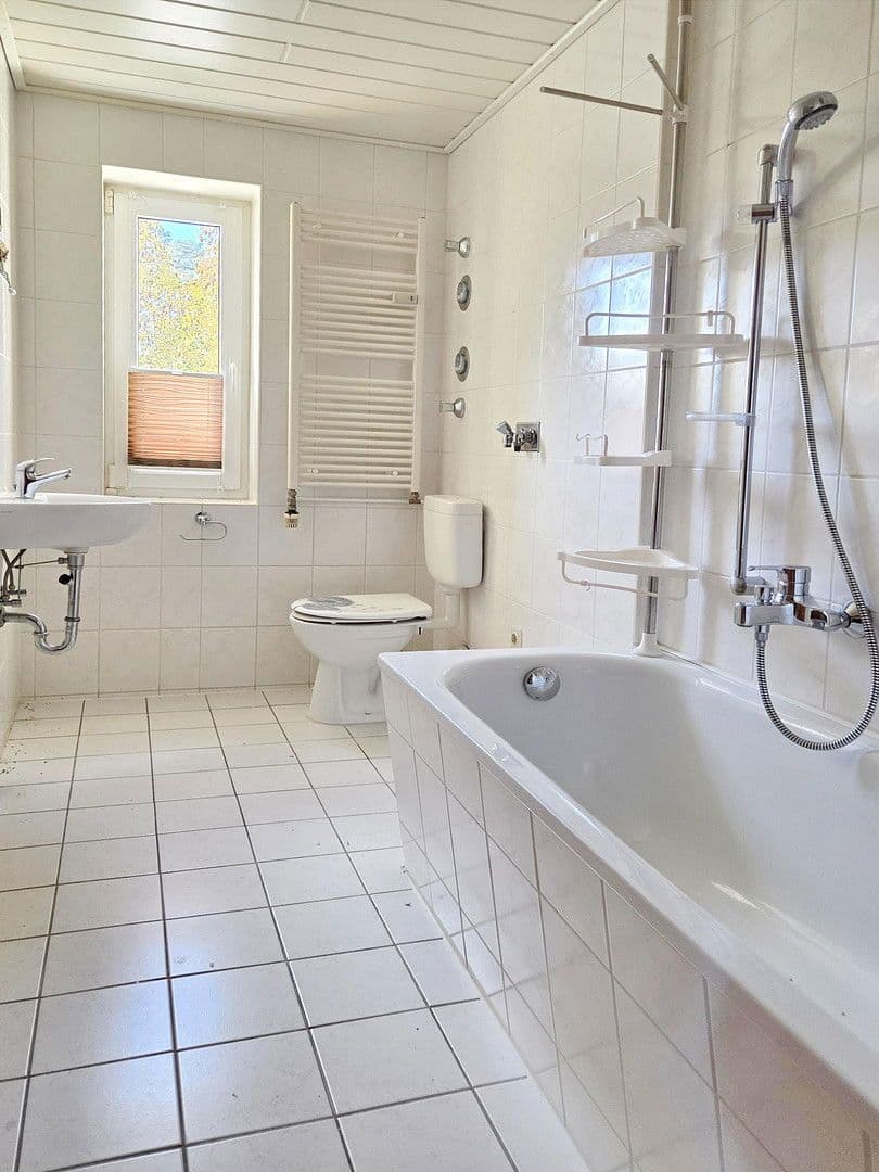 Prodej domu 3.097 m², pozemek 6.717 m², Haidelausigker Weg 2-6, Dessau-Roßlau OT Kochstedt, Sasko-Anhaltsko Prodej domu 3.097 m², pozemek 6.717 m², Haidelausigker Weg 2-6, Dessau-Roßlau OT Kochstedt, Sasko-Anhaltsko