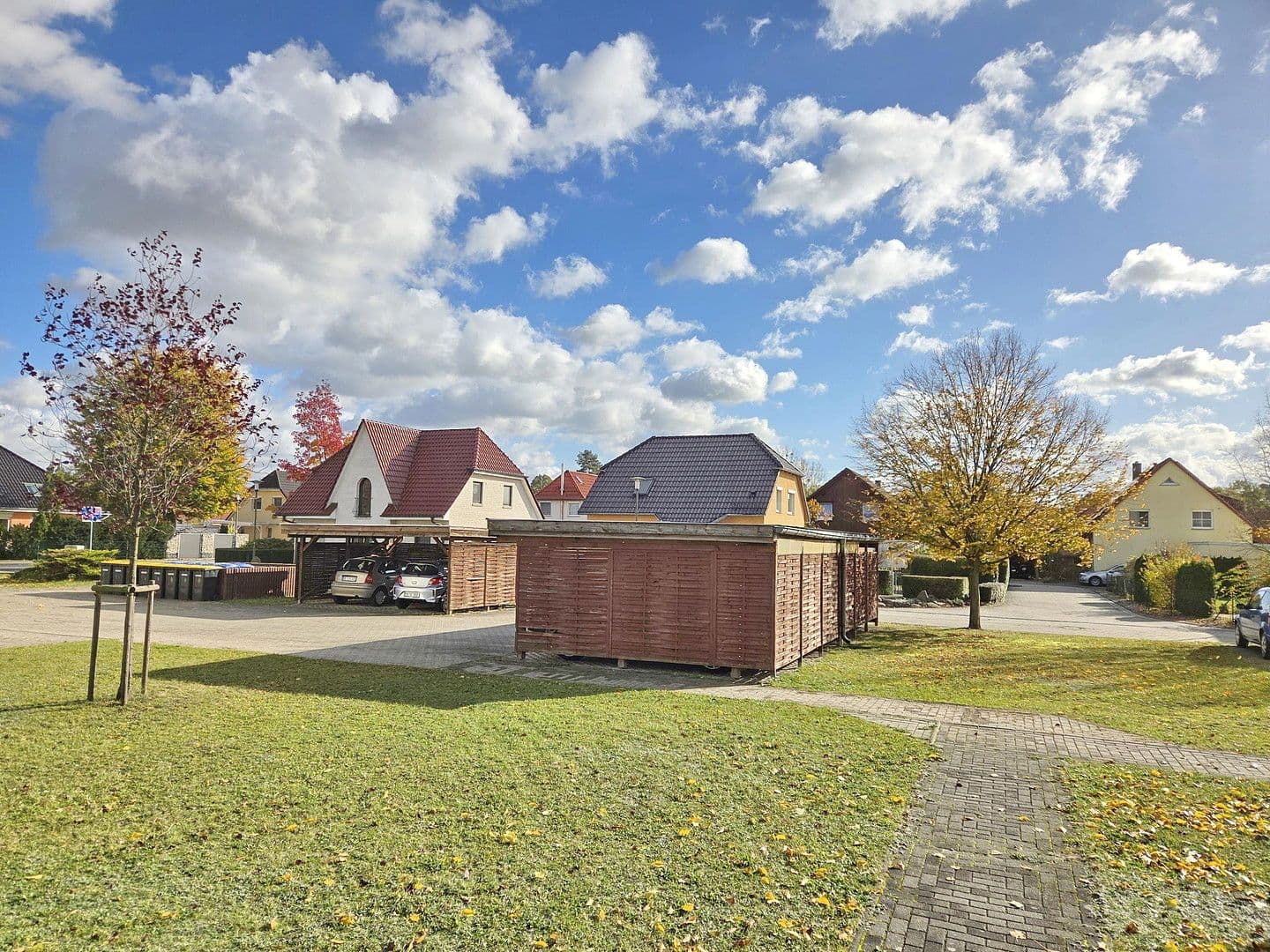 Prodej domu 3.097 m², pozemek 6.717 m², Haidelausigker Weg 2-6, Dessau-Roßlau OT Kochstedt, Sasko-Anhaltsko Prodej domu 3.097 m², pozemek 6.717 m², Haidelausigker Weg 2-6, Dessau-Roßlau OT Kochstedt, Sasko-Anhaltsko