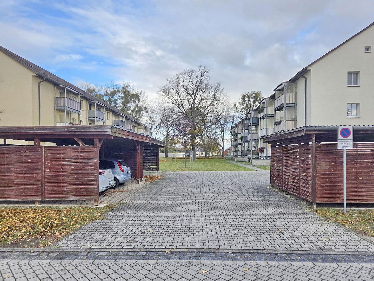 Prodej domu 3.097 m², pozemek 6.717 m², Haidelausigker Weg 2-6, Dessau-Roßlau OT Kochstedt, Sasko-Anhaltsko Prodej domu 3.097 m², pozemek 6.717 m², Haidelausigker Weg 2-6, Dessau-Roßlau OT Kochstedt, Sasko-Anhaltsko