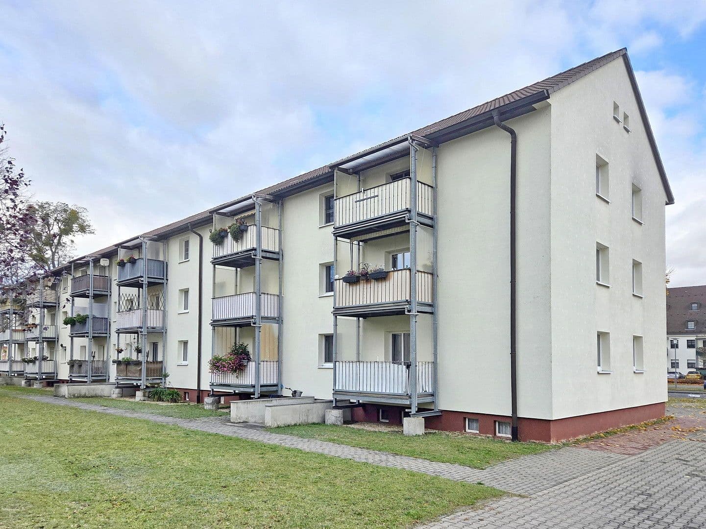 Prodej domu 3.097 m², pozemek 6.717 m², Haidelausigker Weg 2-6, Dessau-Roßlau OT Kochstedt, Sasko-Anhaltsko Prodej domu 3.097 m², pozemek 6.717 m², Haidelausigker Weg 2-6, Dessau-Roßlau OT Kochstedt, Sasko-Anhaltsko