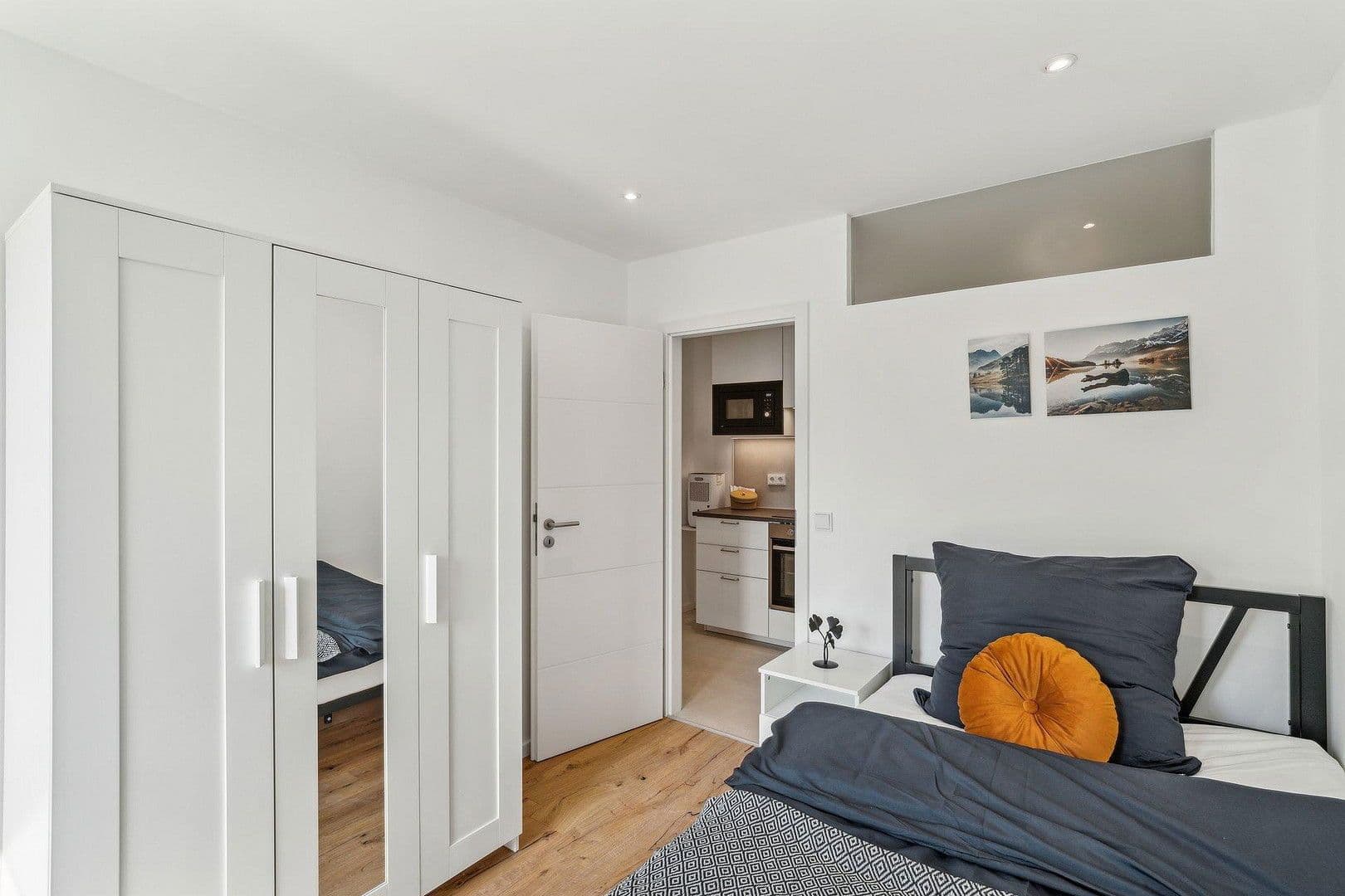 Pronájem bytu 1+1 22 m², Solothurner Straße 9, München, Bavorsko Pronájem bytu 1+1 22 m², Solothurner Straße 9, München, Bavorsko