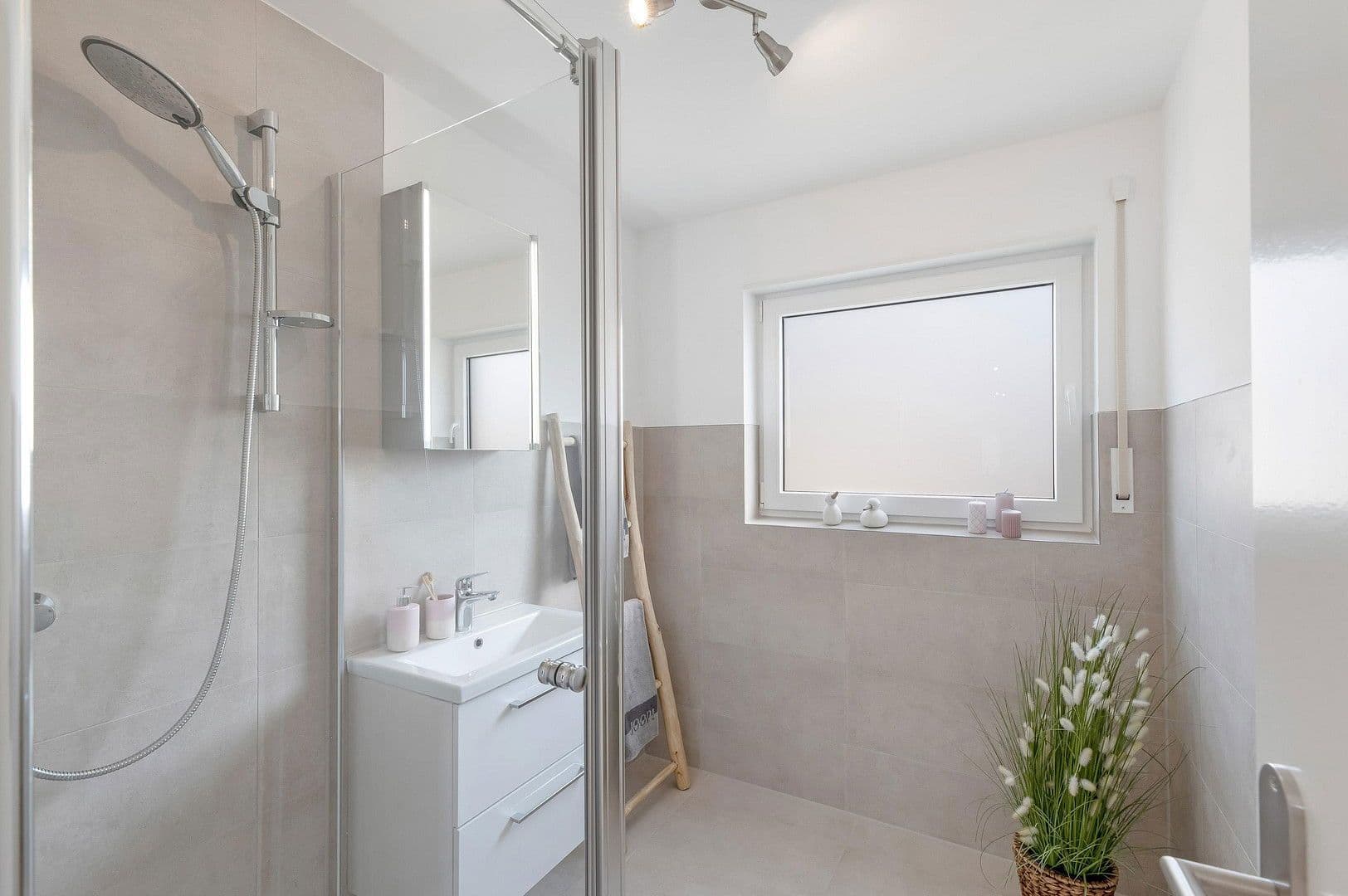 Prodej bytu 3+1 75 m², Augustenstrasse 108, Stuttgart, Bádensko-Württembersko Prodej bytu 3+1 75 m², Augustenstrasse 108, Stuttgart, Bádensko-Württembersko