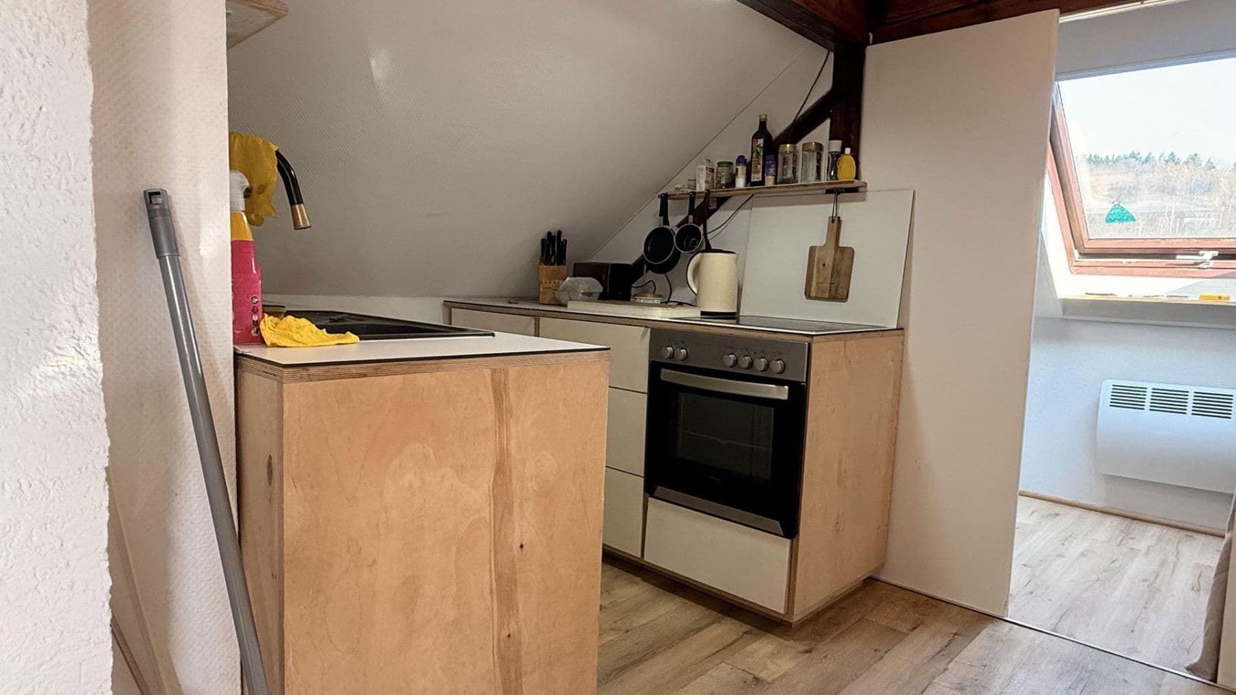 Prodej bytu 1+1 24 m², Falkenweg 1, Pfinztal, Bádensko-Württembersko Prodej bytu 1+1 24 m², Falkenweg 1, Pfinztal, Bádensko-Württembersko