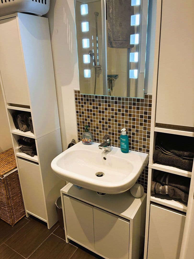 Pronájem bytu 2+1 50 m², Wilhelm-Raabe-Straße 8, Magdeburg, Sasko-Anhaltsko Pronájem bytu 2+1 50 m², Wilhelm-Raabe-Straße 8, Magdeburg, Sasko-Anhaltsko