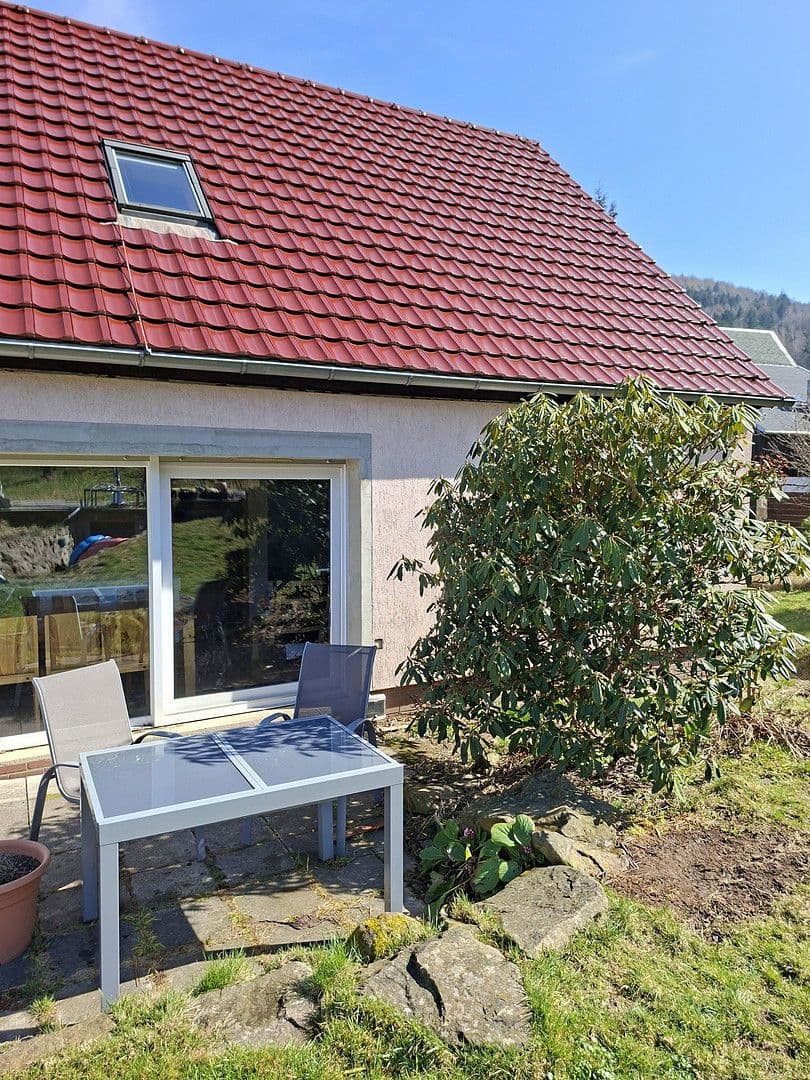 Prodej domu 100 m², pozemek 1.300 m², Hauptstraße 139, Großschönau, Sasko Prodej domu 100 m², pozemek 1.300 m², Hauptstraße 139, Großschönau, Sasko