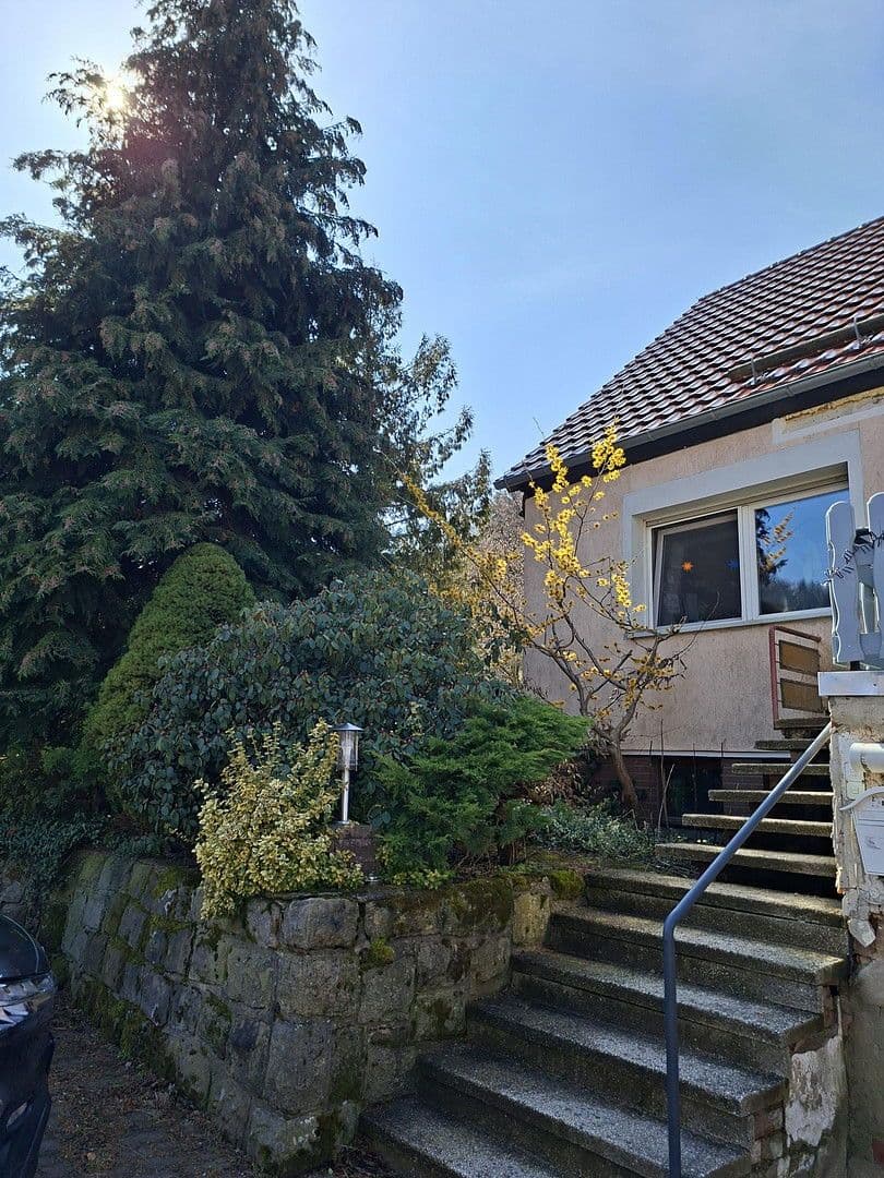 Prodej domu 100 m², pozemek 1.300 m², Hauptstraße 139, Großschönau, Sasko Prodej domu 100 m², pozemek 1.300 m², Hauptstraße 139, Großschönau, Sasko