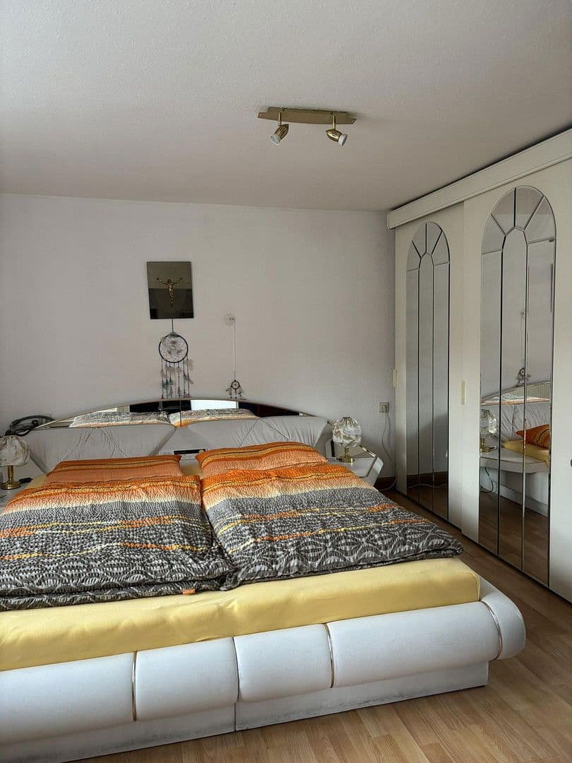 Prodej domu 170 m², pozemek 321 m², Kirchstrasse 1, Reichenbach am Heuberg, Bádensko-Württembersko Prodej domu 170 m², pozemek 321 m², Kirchstrasse 1, Reichenbach am Heuberg, Bádensko-Württembersko