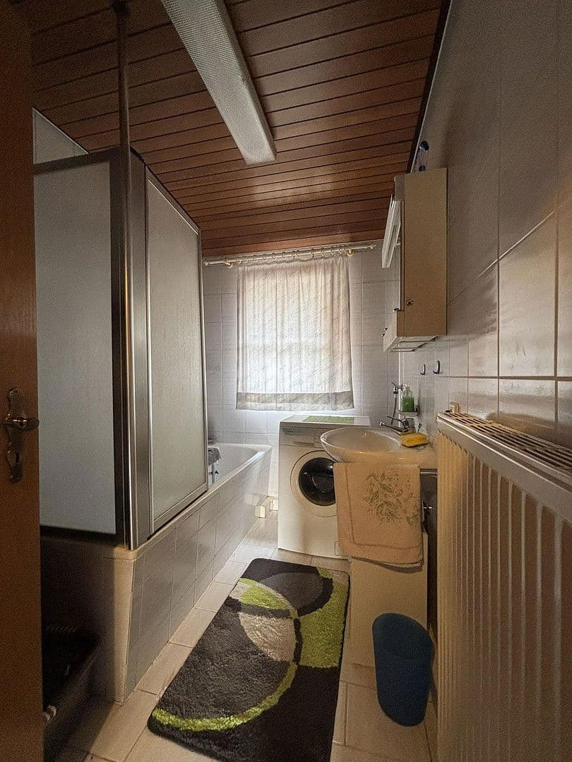 Prodej domu 170 m², pozemek 321 m², Kirchstrasse 1, Reichenbach am Heuberg, Bádensko-Württembersko Prodej domu 170 m², pozemek 321 m², Kirchstrasse 1, Reichenbach am Heuberg, Bádensko-Württembersko