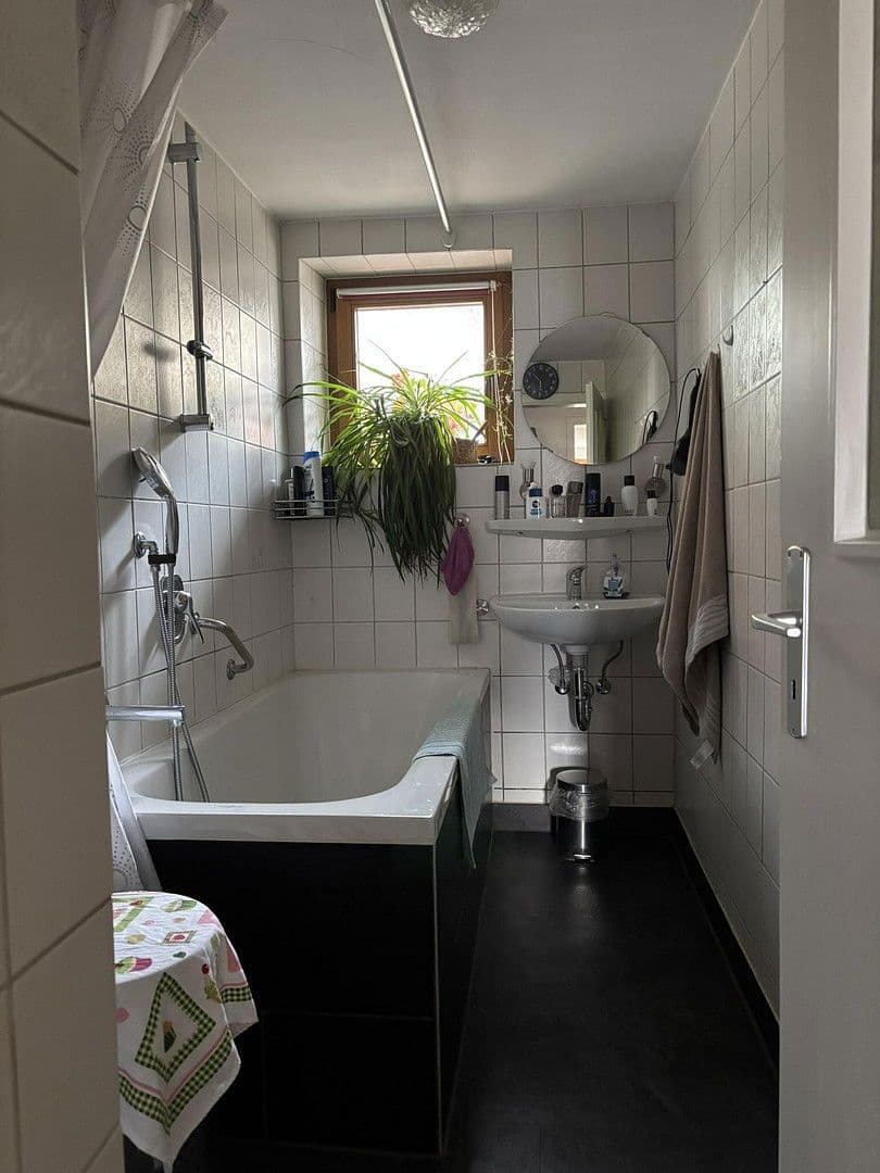 Prodej domu 170 m², pozemek 321 m², Kirchstrasse 1, Reichenbach am Heuberg, Bádensko-Württembersko Prodej domu 170 m², pozemek 321 m², Kirchstrasse 1, Reichenbach am Heuberg, Bádensko-Württembersko