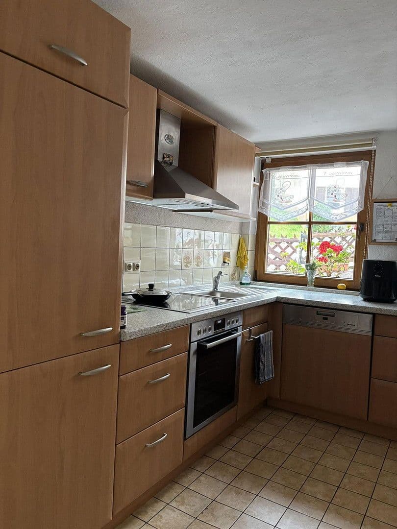 Prodej domu 170 m², pozemek 321 m², Kirchstrasse 1, Reichenbach am Heuberg, Bádensko-Württembersko Prodej domu 170 m², pozemek 321 m², Kirchstrasse 1, Reichenbach am Heuberg, Bádensko-Württembersko