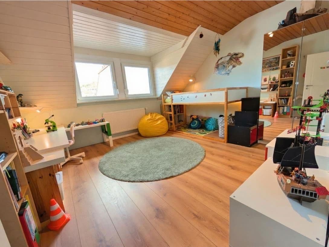 Prodej domu 211 m², pozemek 322 m², Rauenberger Straße, Dielheim, Bádensko-Württembersko Prodej domu 211 m², pozemek 322 m², Rauenberger Straße, Dielheim, Bádensko-Württembersko