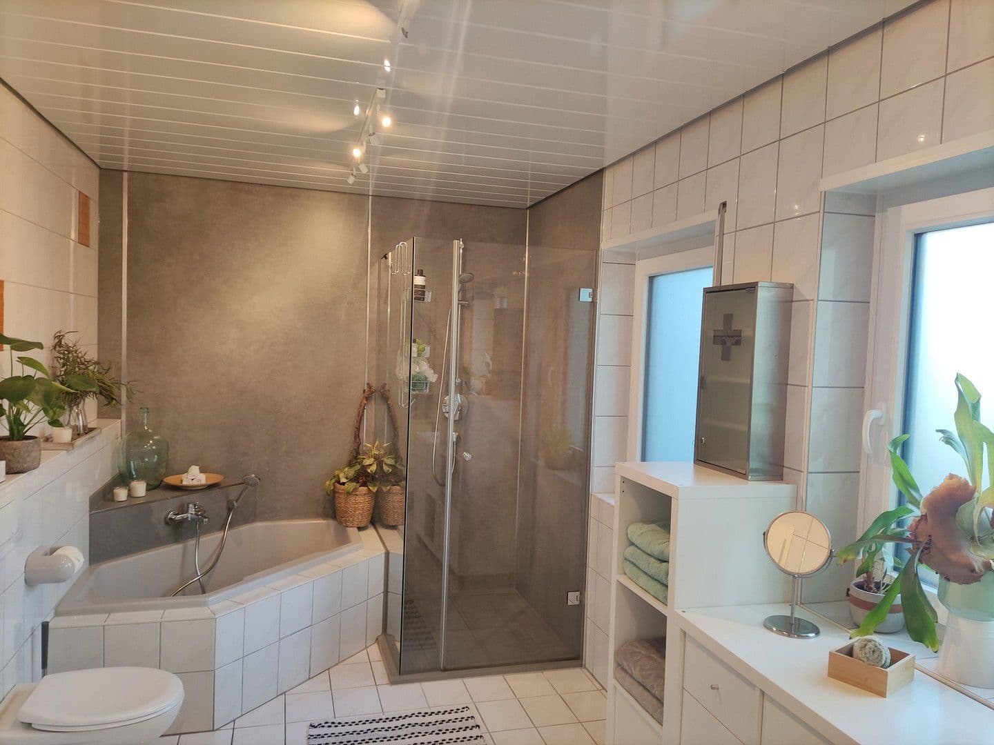 Prodej domu 211 m², pozemek 322 m², Rauenberger Straße, Dielheim, Bádensko-Württembersko Prodej domu 211 m², pozemek 322 m², Rauenberger Straße, Dielheim, Bádensko-Württembersko