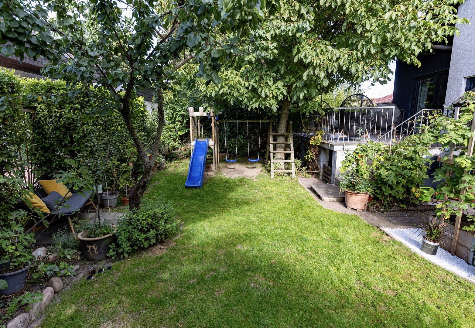 Prodej domu 211 m², pozemek 322 m², Rauenberger Straße, Dielheim, Bádensko-Württembersko Prodej domu 211 m², pozemek 322 m², Rauenberger Straße, Dielheim, Bádensko-Württembersko