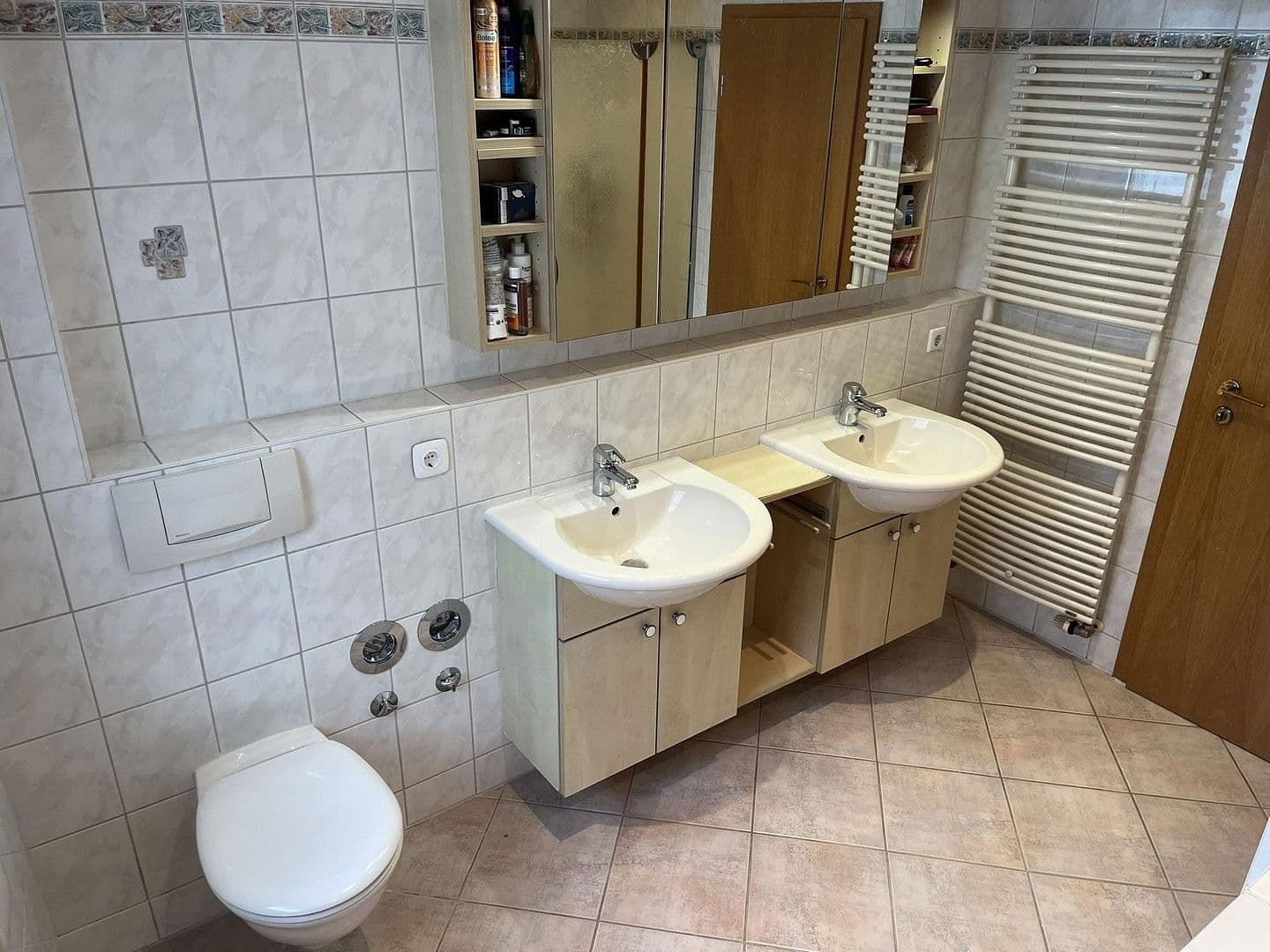 Prodej bytu 5+1 170 m², Rottenburg am Neckar, Bádensko-Württembersko Prodej bytu 5+1 170 m², Rottenburg am Neckar, Bádensko-Württembersko