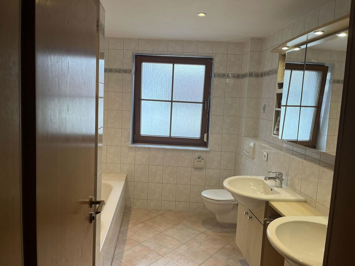 Prodej bytu 5+1 170 m², Rottenburg am Neckar, Bádensko-Württembersko Prodej bytu 5+1 170 m², Rottenburg am Neckar, Bádensko-Württembersko