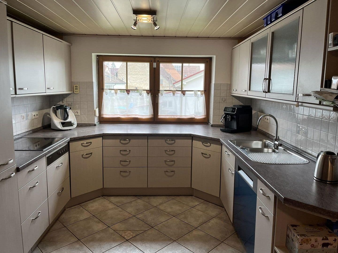 Prodej bytu 5+1 170 m², Rottenburg am Neckar, Bádensko-Württembersko Prodej bytu 5+1 170 m², Rottenburg am Neckar, Bádensko-Württembersko