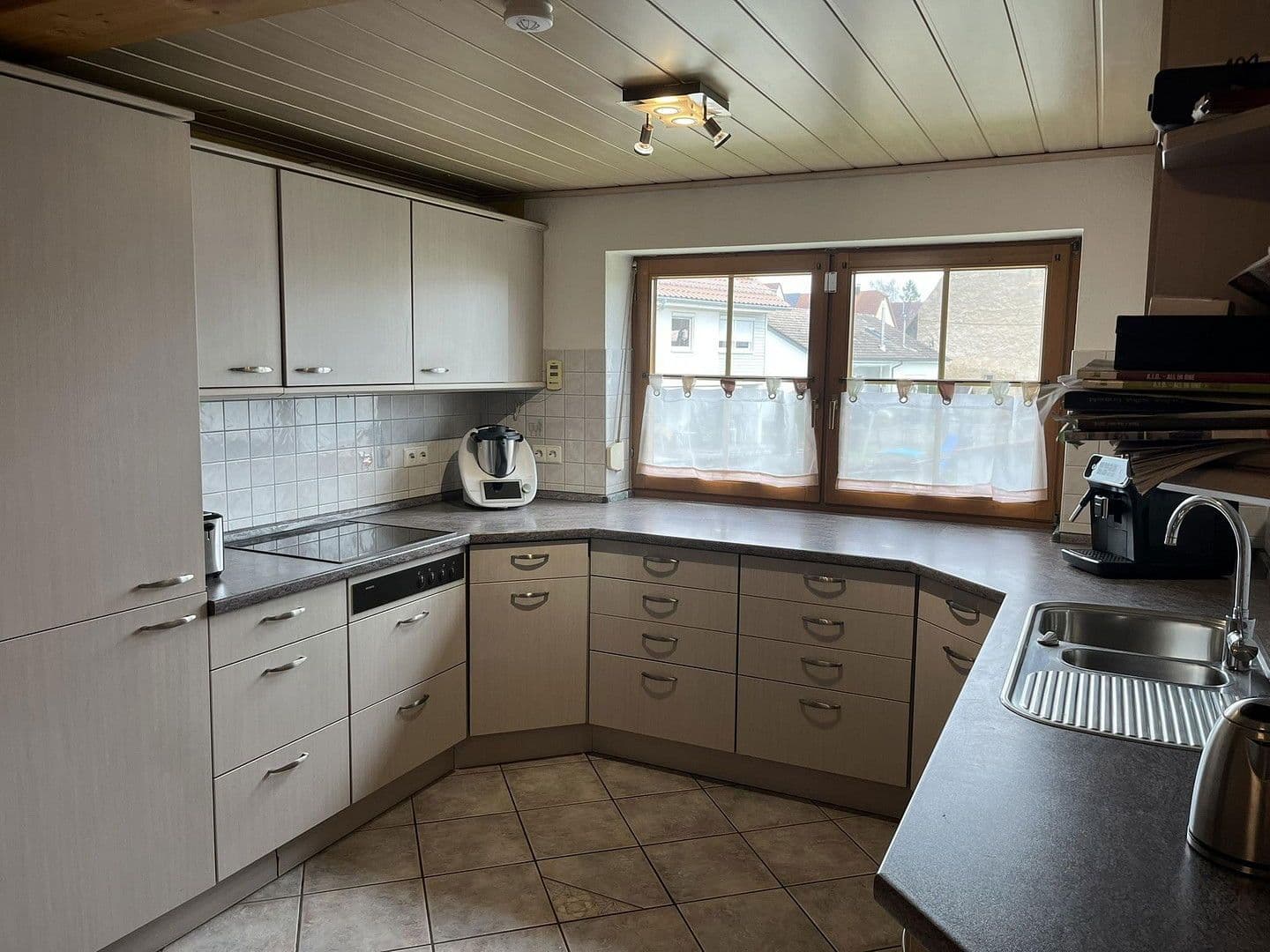 Prodej bytu 5+1 170 m², Rottenburg am Neckar, Bádensko-Württembersko Prodej bytu 5+1 170 m², Rottenburg am Neckar, Bádensko-Württembersko