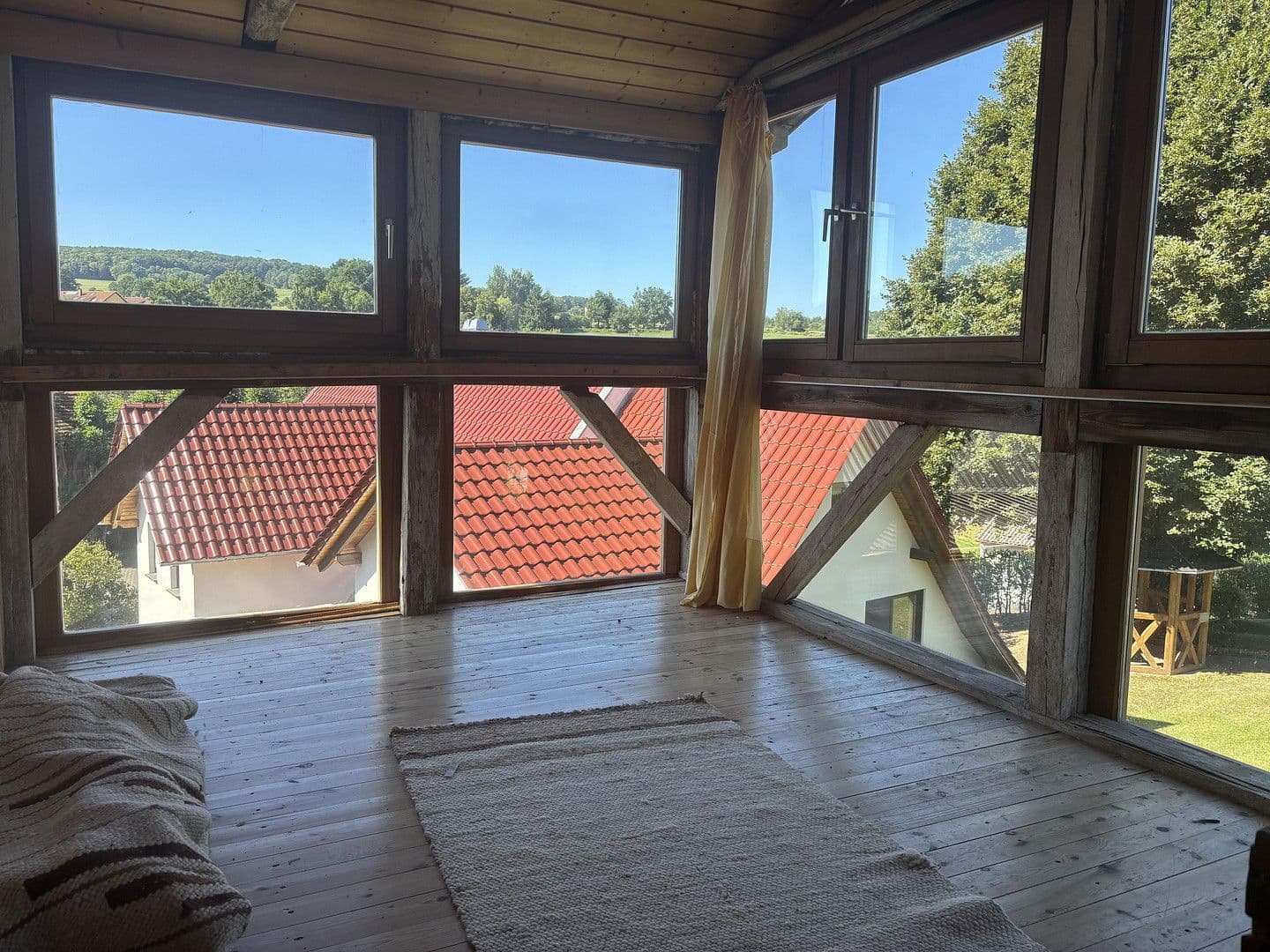 Prodej domu 225 m², pozemek 1.338 m², Kalbach, Hessen Prodej domu 225 m², pozemek 1.338 m², Kalbach, Hessen