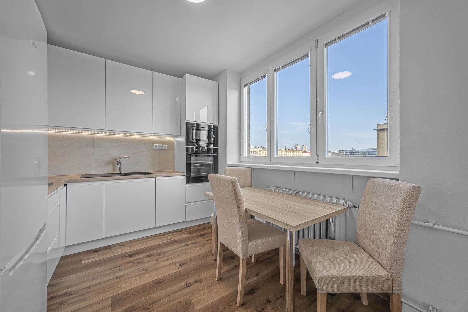 Pronájem bytu 1+1 42 m², Kubánské náměstí, Praha, Praha Pronájem bytu 1+1 42 m², Kubánské náměstí, Praha, Praha