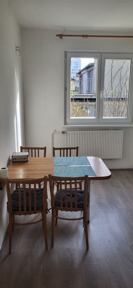 Pronájem bytu 2+1 59 m², Benešovo nábřeží, Zlín, Zlínský kraj Pronájem bytu 2+1 59 m², Benešovo nábřeží, Zlín, Zlínský kraj