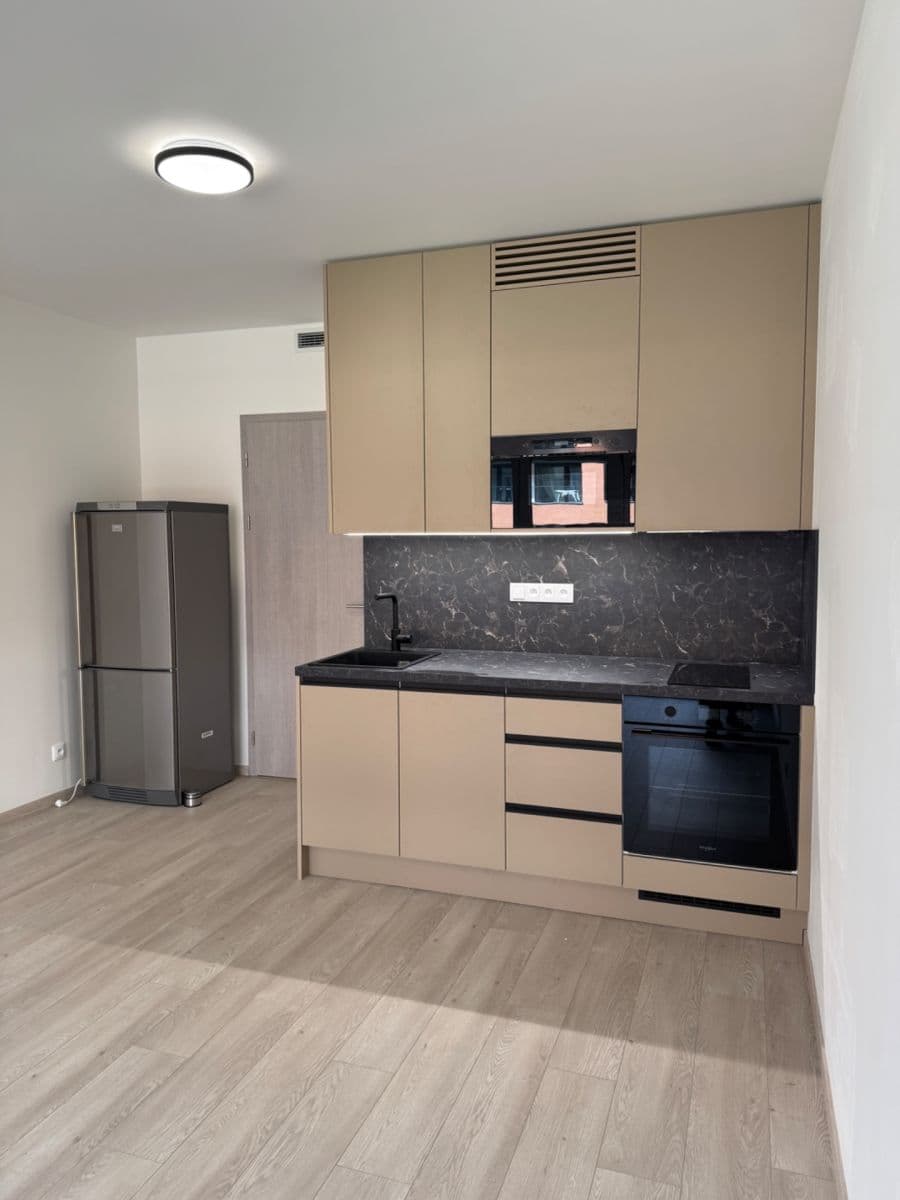 Pronájem bytu 1+kk 30 m², Poděbradská, Praha, Praha Pronájem bytu 1+kk 30 m², Poděbradská, Praha, Praha