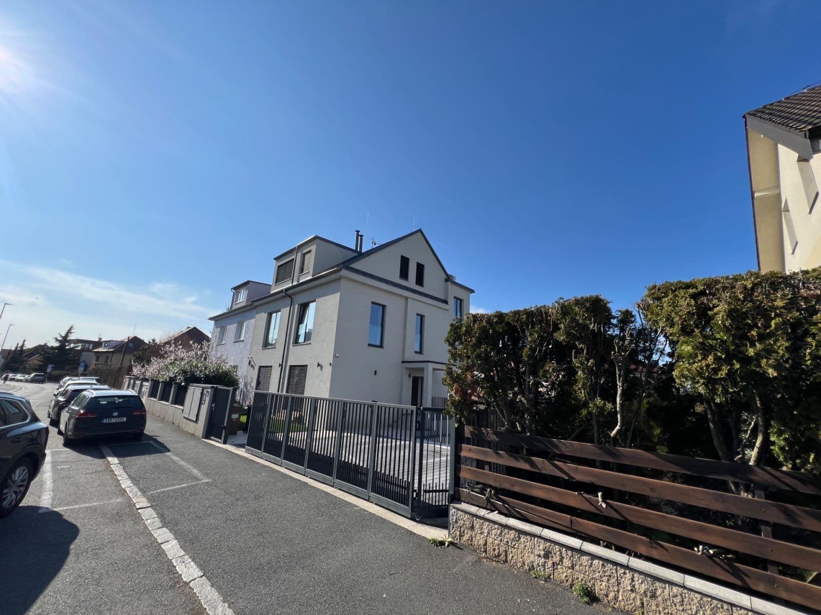 Prodej bytu 3+kk 71 m², Vlnitá, Praha, Praha Prodej bytu 3+kk 71 m², Vlnitá, Praha, Praha