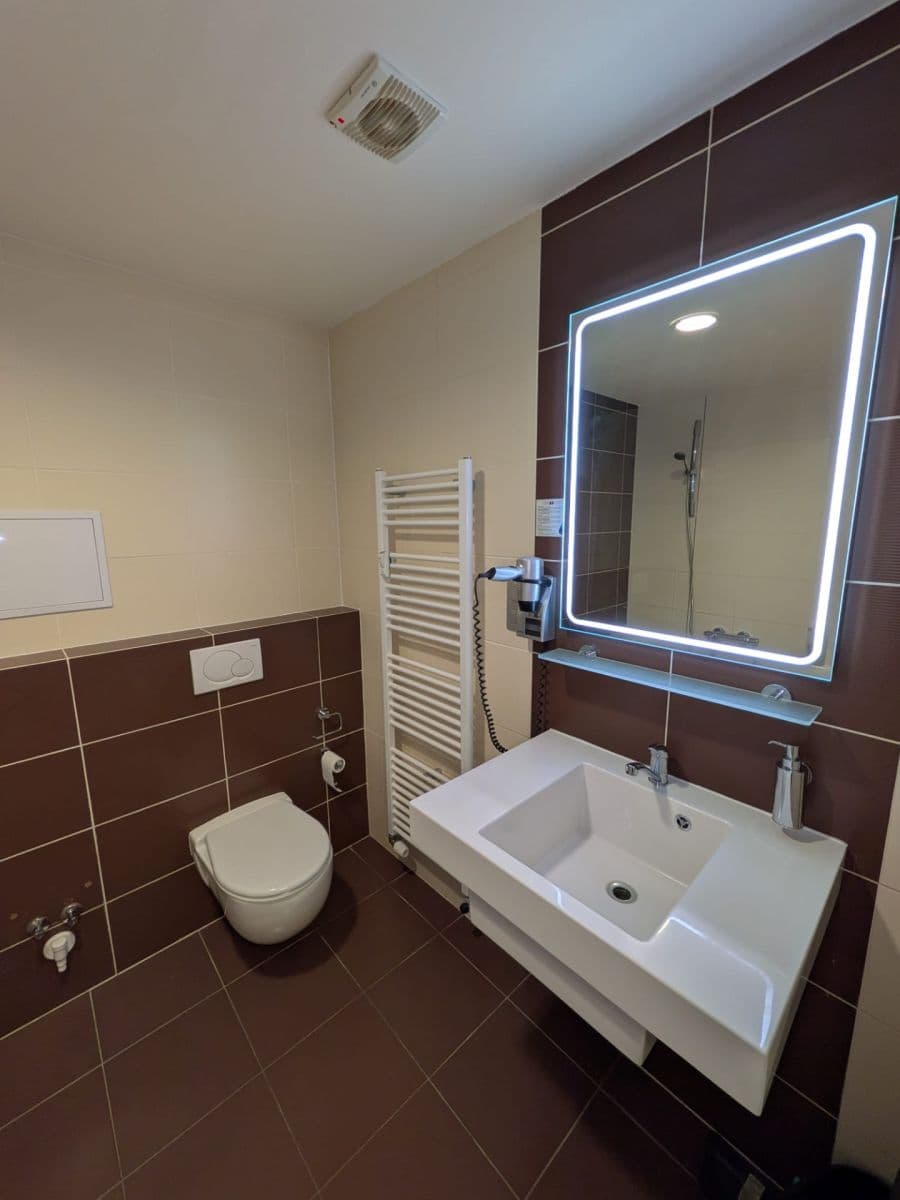 Pronájem bytu 1+kk 23 m², Suchdolské náměstí, Praha, Praha Pronájem bytu 1+kk 23 m², Suchdolské náměstí, Praha, Praha