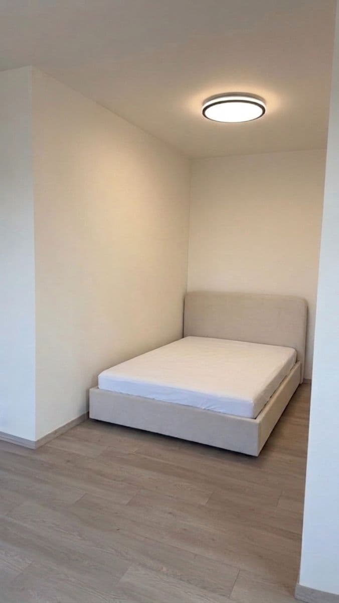 Pronájem bytu 1+kk 39 m², Bukačova, Praha, Praha Pronájem bytu 1+kk 39 m², Bukačova, Praha, Praha