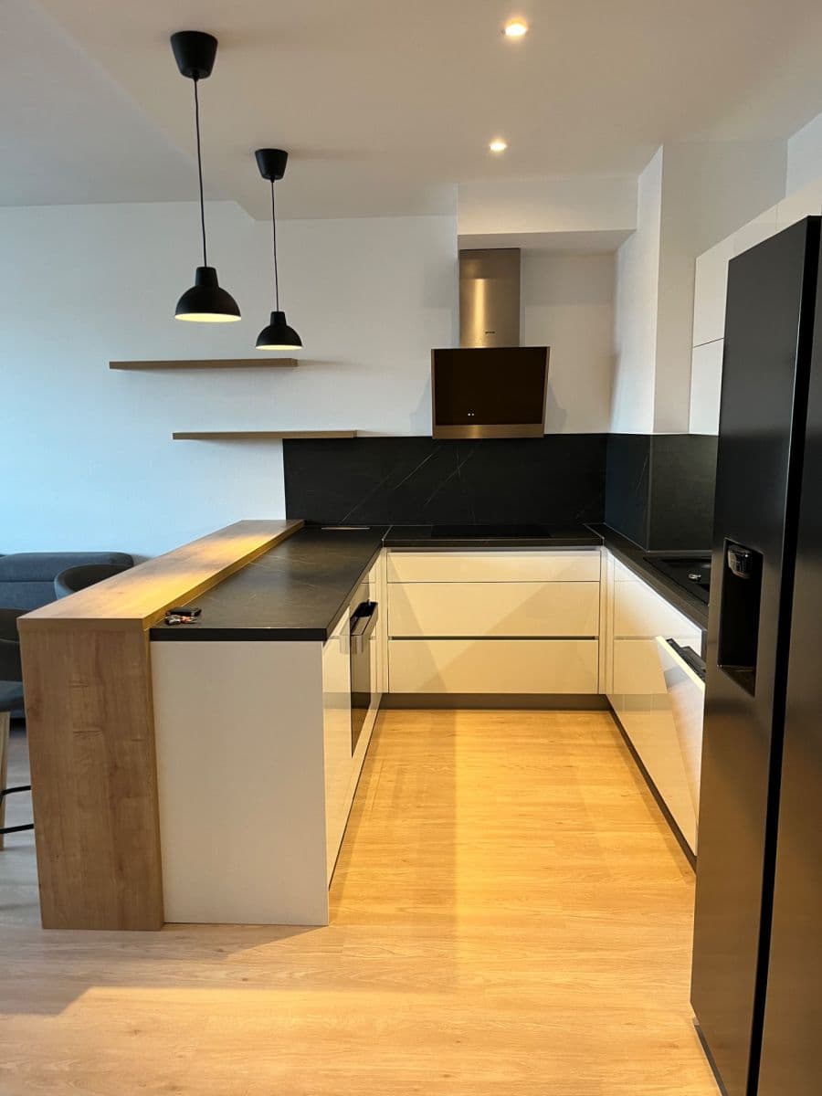 Prodej bytu 2+kk 50 m², Pšeničná, Hostivice, Středočeský kraj Prodej bytu 2+kk 50 m², Pšeničná, Hostivice, Středočeský kraj