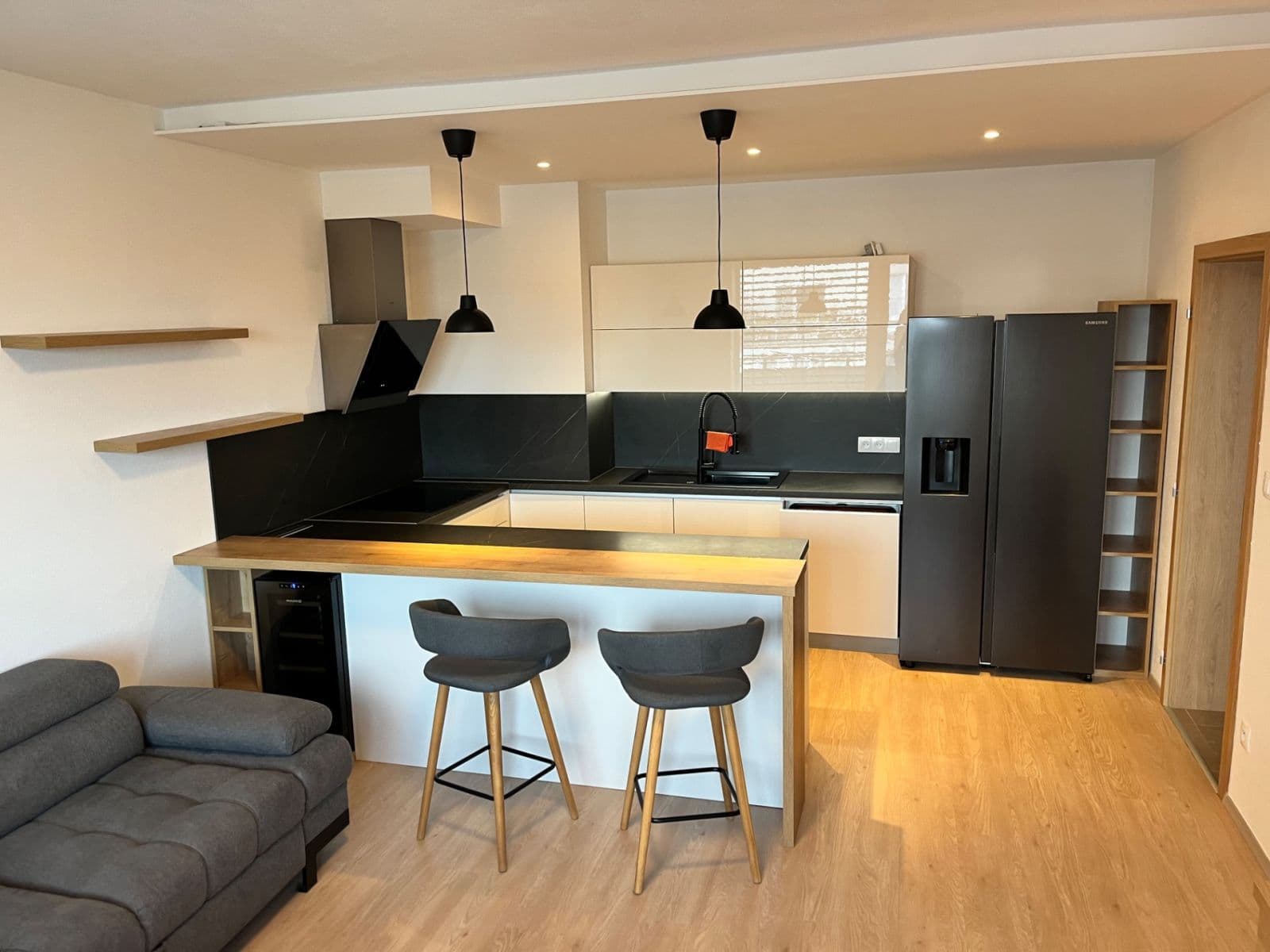 Prodej bytu 2+kk 50 m², Pšeničná, Hostivice, Středočeský kraj Prodej bytu 2+kk 50 m², Pšeničná, Hostivice, Středočeský kraj