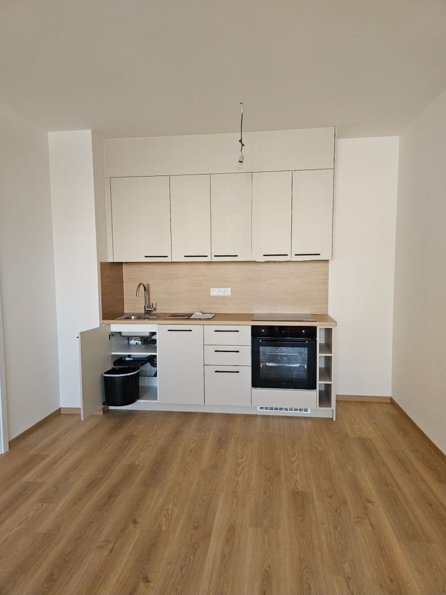 Pronájem bytu 2+kk 50 m², Bukačova, Praha, Praha Pronájem bytu 2+kk 50 m², Bukačova, Praha, Praha