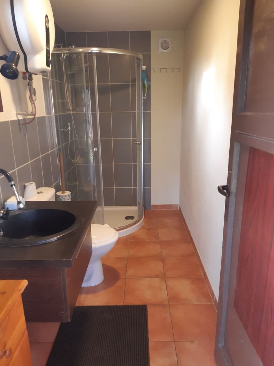 Pronájem chaty, chalupy 30 m², pozemek 1.800 m², Levohradecká, Roztoky, Středočeský kraj Pronájem chaty, chalupy 30 m², pozemek 1.800 m², Levohradecká, Roztoky, Středočeský kraj