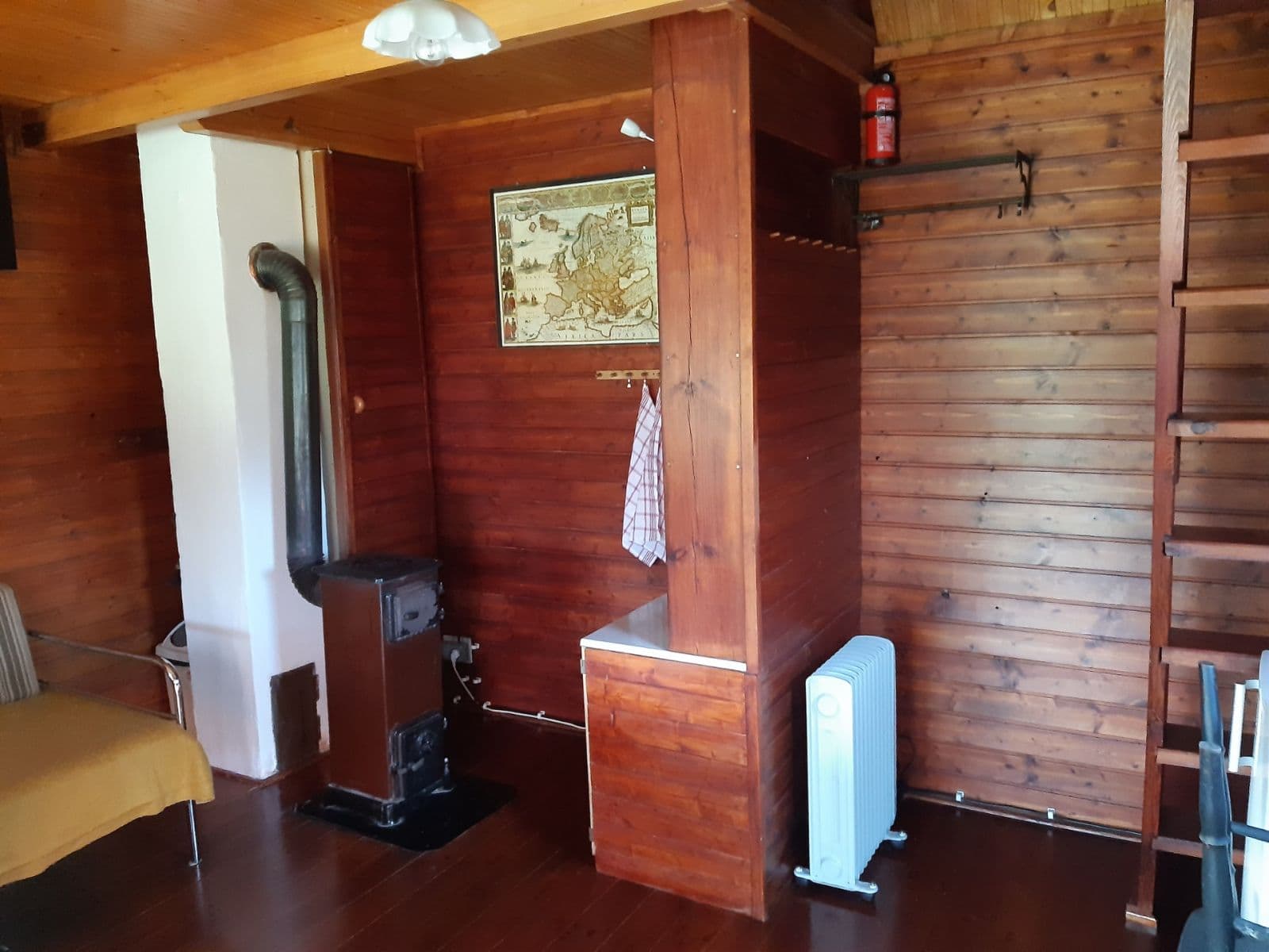 Pronájem chaty, chalupy 30 m², pozemek 1.800 m², Levohradecká, Roztoky, Středočeský kraj Pronájem chaty, chalupy 30 m², pozemek 1.800 m², Levohradecká, Roztoky, Středočeský kraj