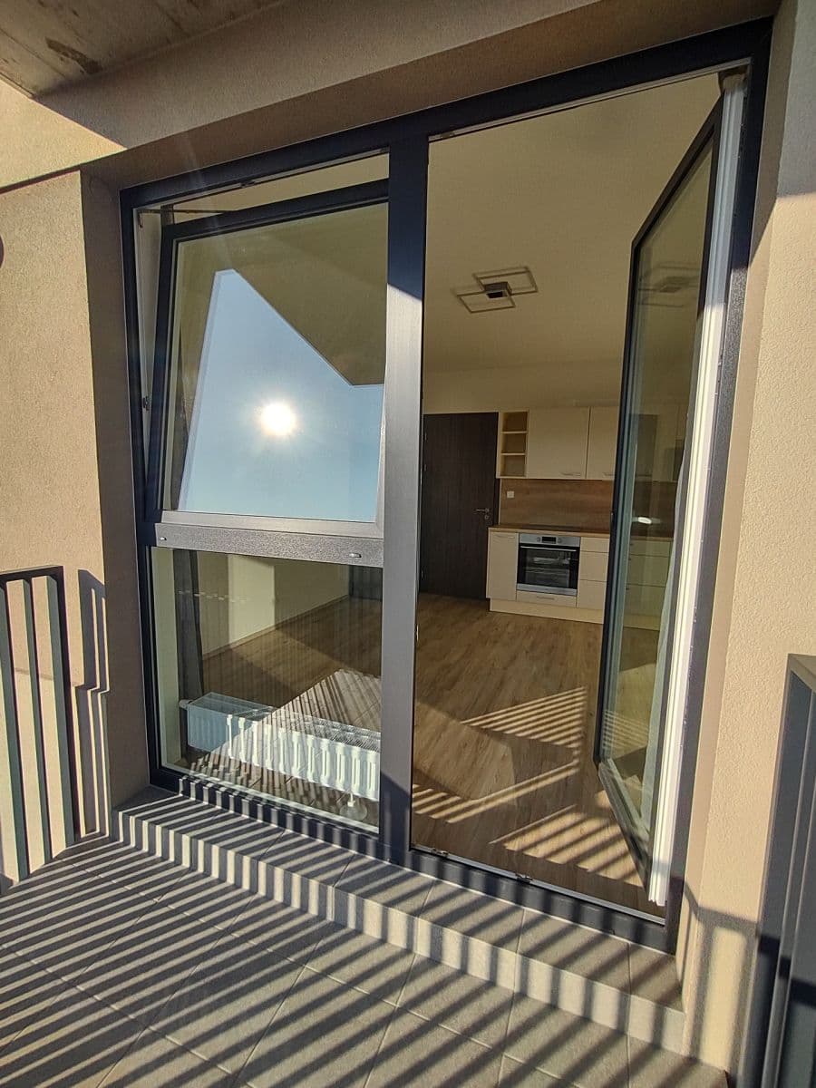 Pronájem bytu 1+kk 25 m², Nádražní, Kralupy nad Vltavou, Středočeský kraj Pronájem bytu 1+kk 25 m², Nádražní, Kralupy nad Vltavou, Středočeský kraj