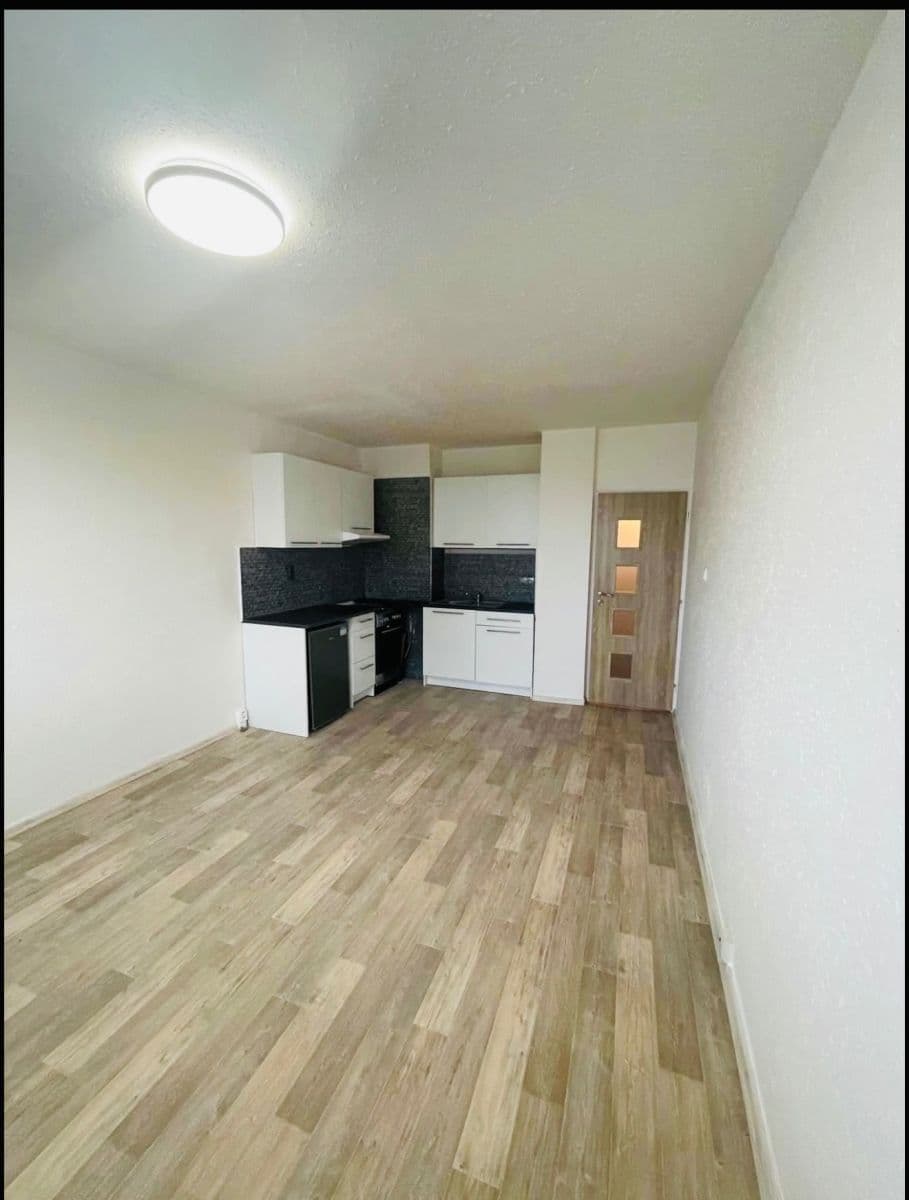 Pronájem bytu 1+kk 29 m², Gen. Píky, Ostrava, Moravskoslezský kraj Pronájem bytu 1+kk 29 m², Gen. Píky, Ostrava, Moravskoslezský kraj