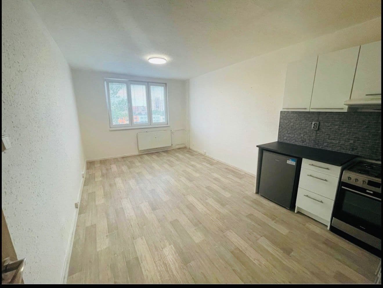 Pronájem bytu 1+kk 29 m², Gen. Píky, Ostrava, Moravskoslezský kraj Pronájem bytu 1+kk 29 m², Gen. Píky, Ostrava, Moravskoslezský kraj