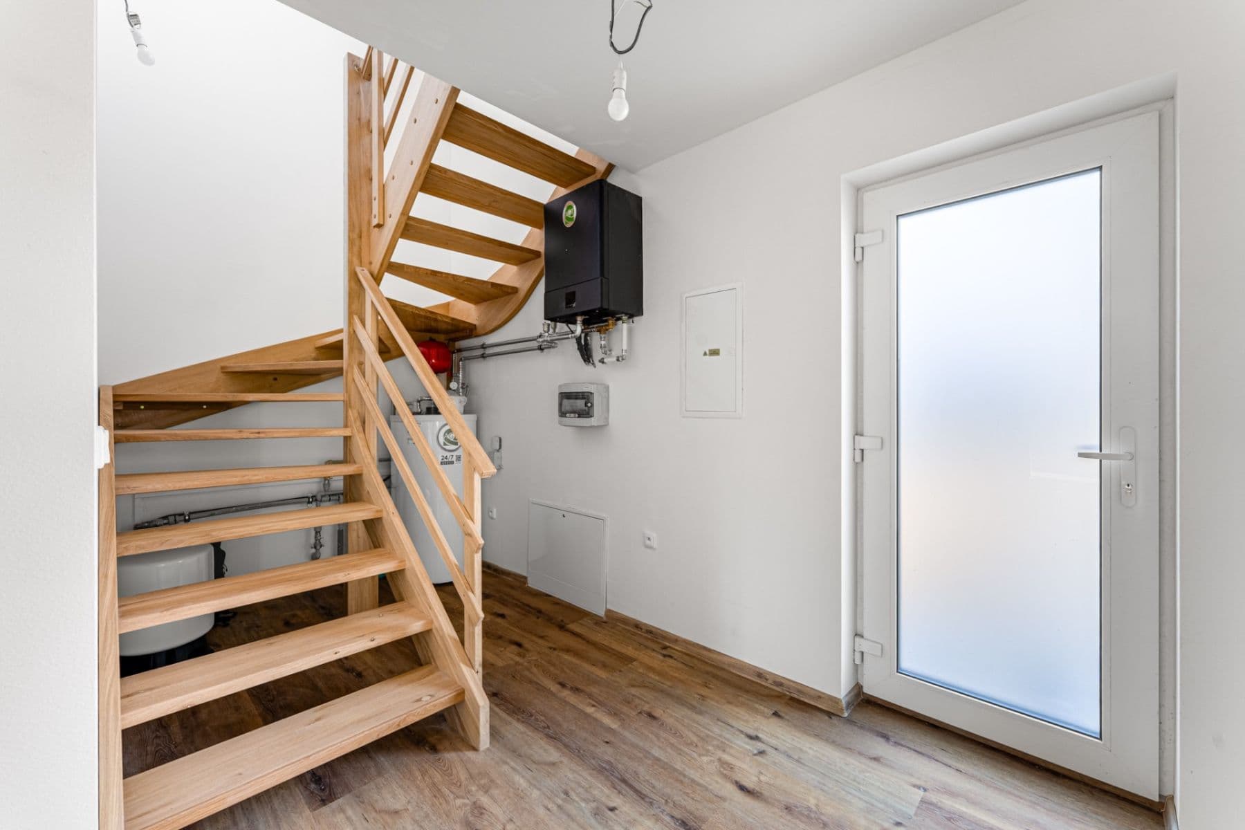 Prodej domu 132 m², pozemek 512 m², Hlavní, Chrustenice, Středočeský kraj Prodej domu 132 m², pozemek 512 m², Hlavní, Chrustenice, Středočeský kraj