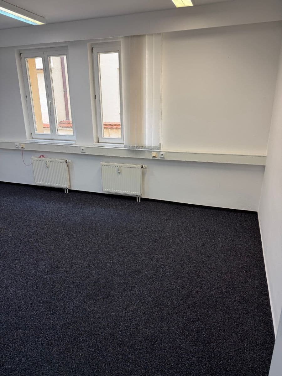 Pronájem kanceláře 21 m², Karmelitská, Praha, Praha Pronájem kanceláře 21 m², Karmelitská, Praha, Praha