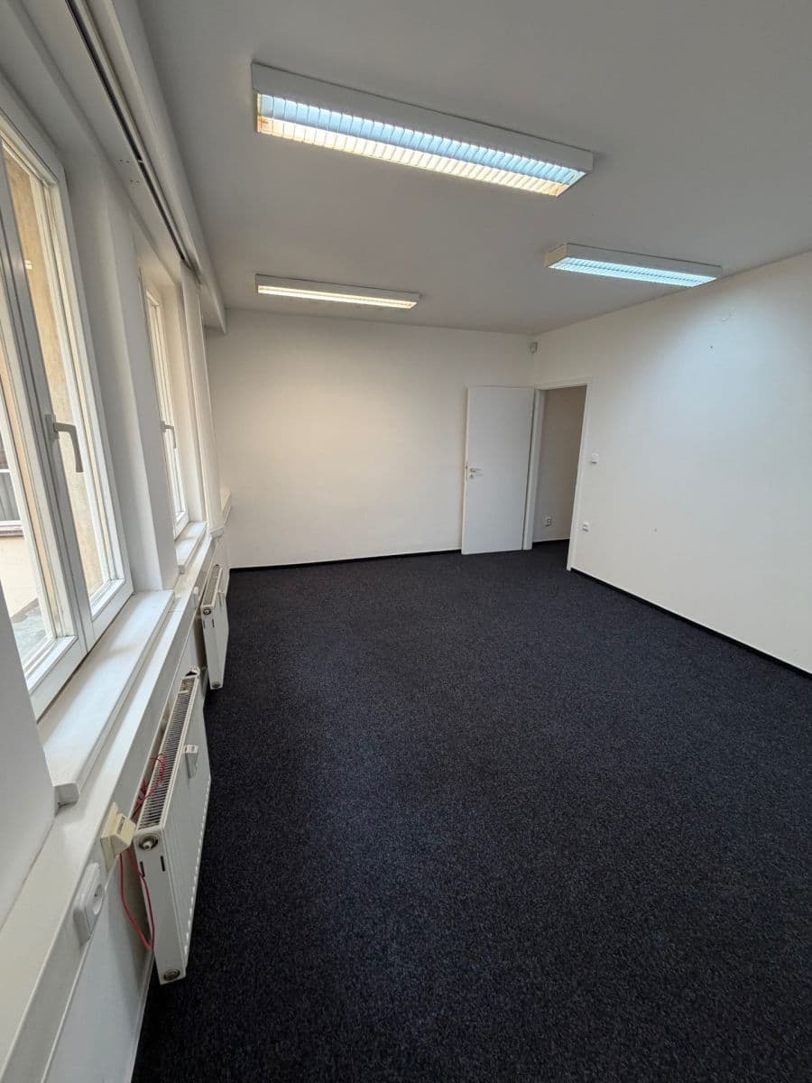 Pronájem kanceláře 21 m², Karmelitská, Praha, Praha Pronájem kanceláře 21 m², Karmelitská, Praha, Praha