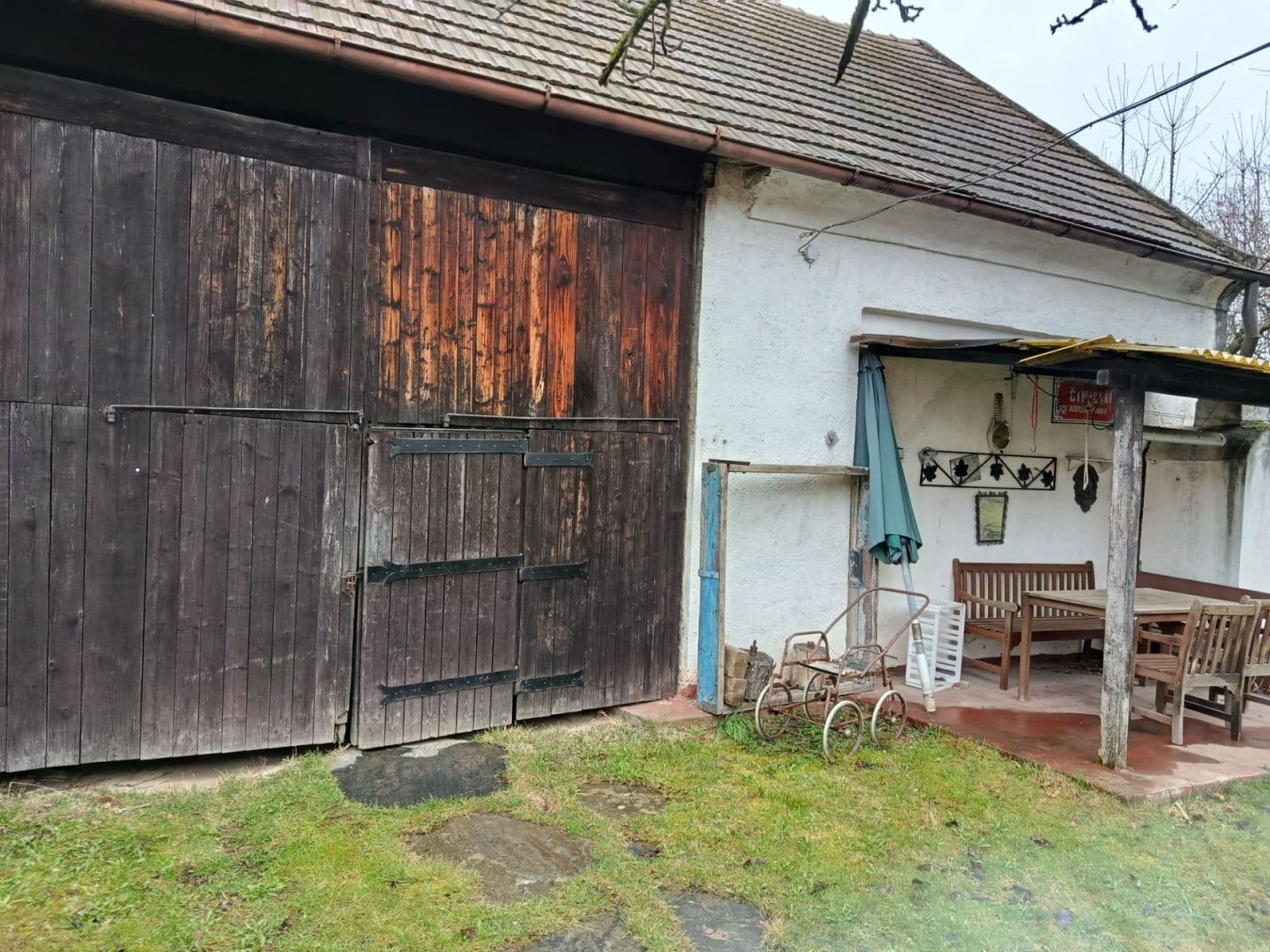 Prodej domu 283 m², pozemek 1.396 m², Hostovlice, Středočeský kraj Prodej domu 283 m², pozemek 1.396 m², Hostovlice, Středočeský kraj