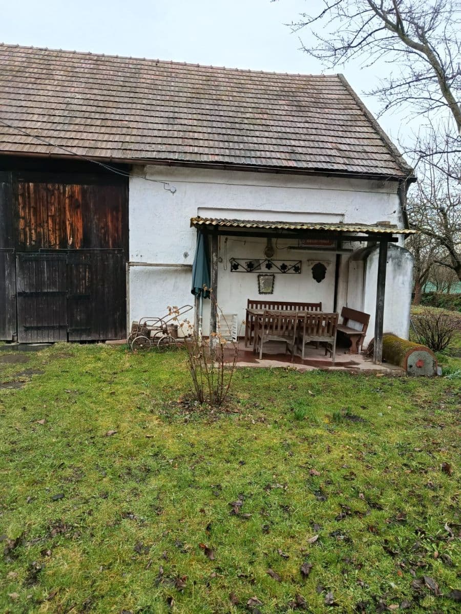 Prodej domu 283 m², pozemek 1.396 m², Hostovlice, Středočeský kraj Prodej domu 283 m², pozemek 1.396 m², Hostovlice, Středočeský kraj